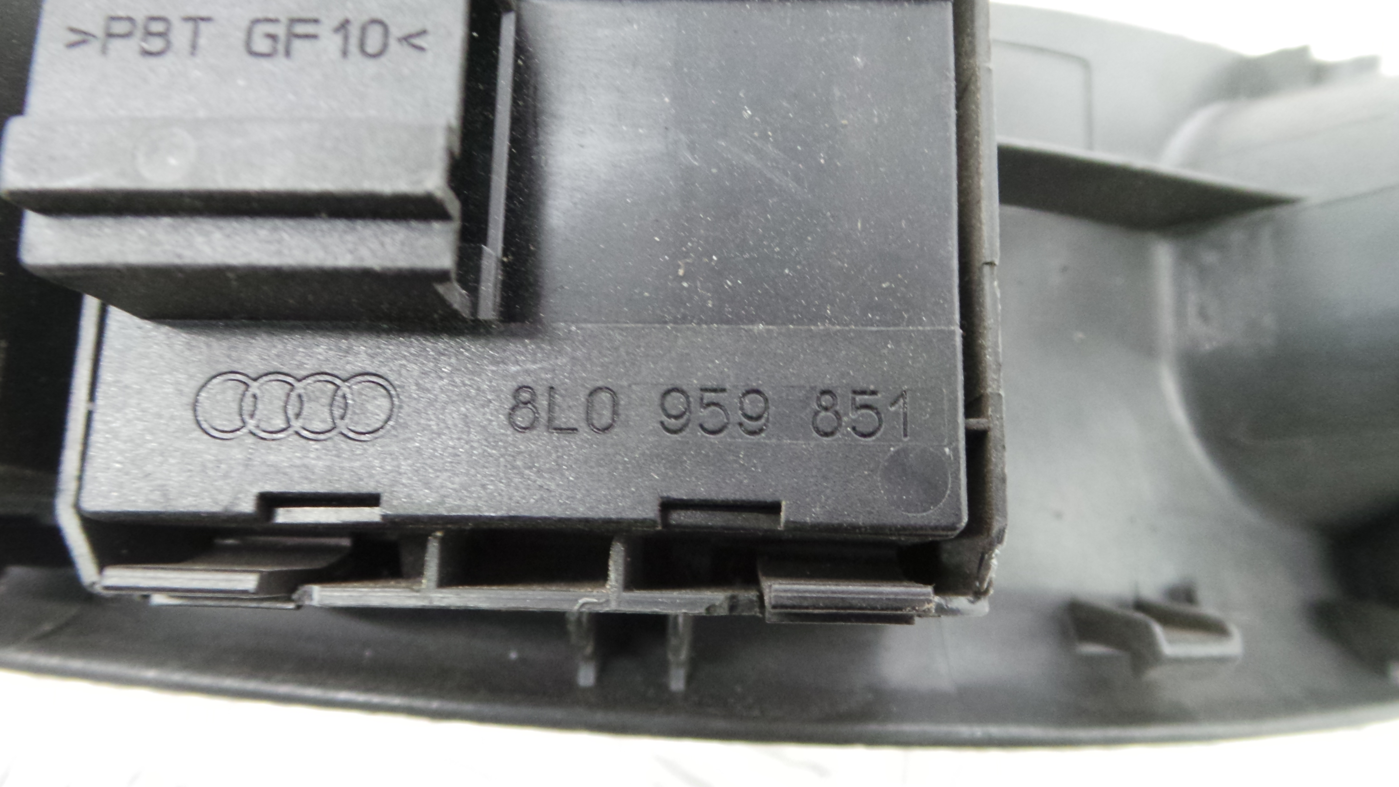 Interruptor / Comando Elevador Vidro Frente Esq  8L3867171 - AUDI A3 (8L1)-36413858