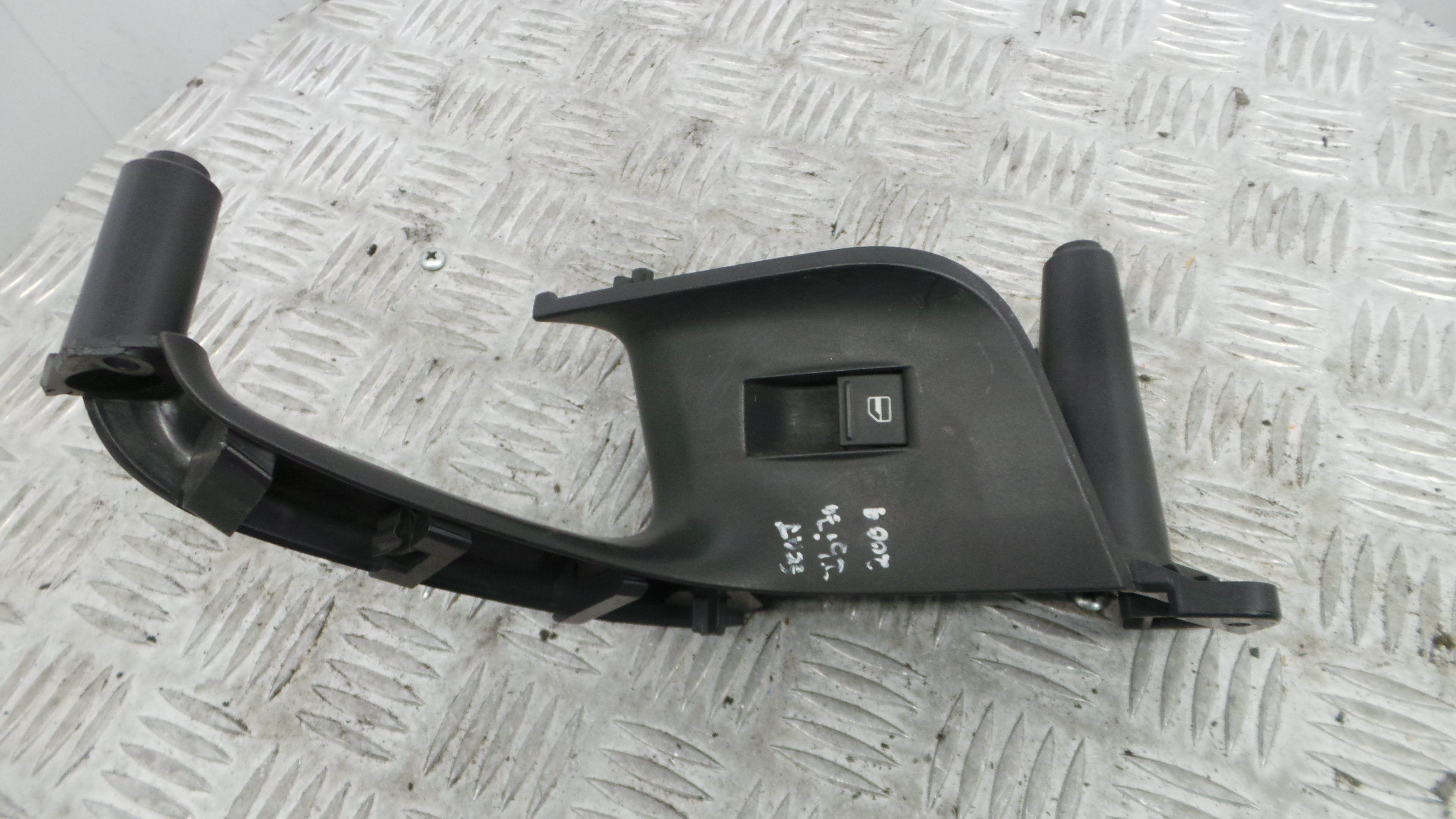 Interruptor / Comando Elevador Vidro Trás Dto 6J4867126A - SEAT IBIZA IV (6J5, 6P1), IBIZA Mk IV (6-36413965 Interruptor / Comando Elevador Vidro Trás Dto 6J4867126A - SEAT IBIZA IV (6J5, 6P1), IBIZA Mk IV (6-36413965