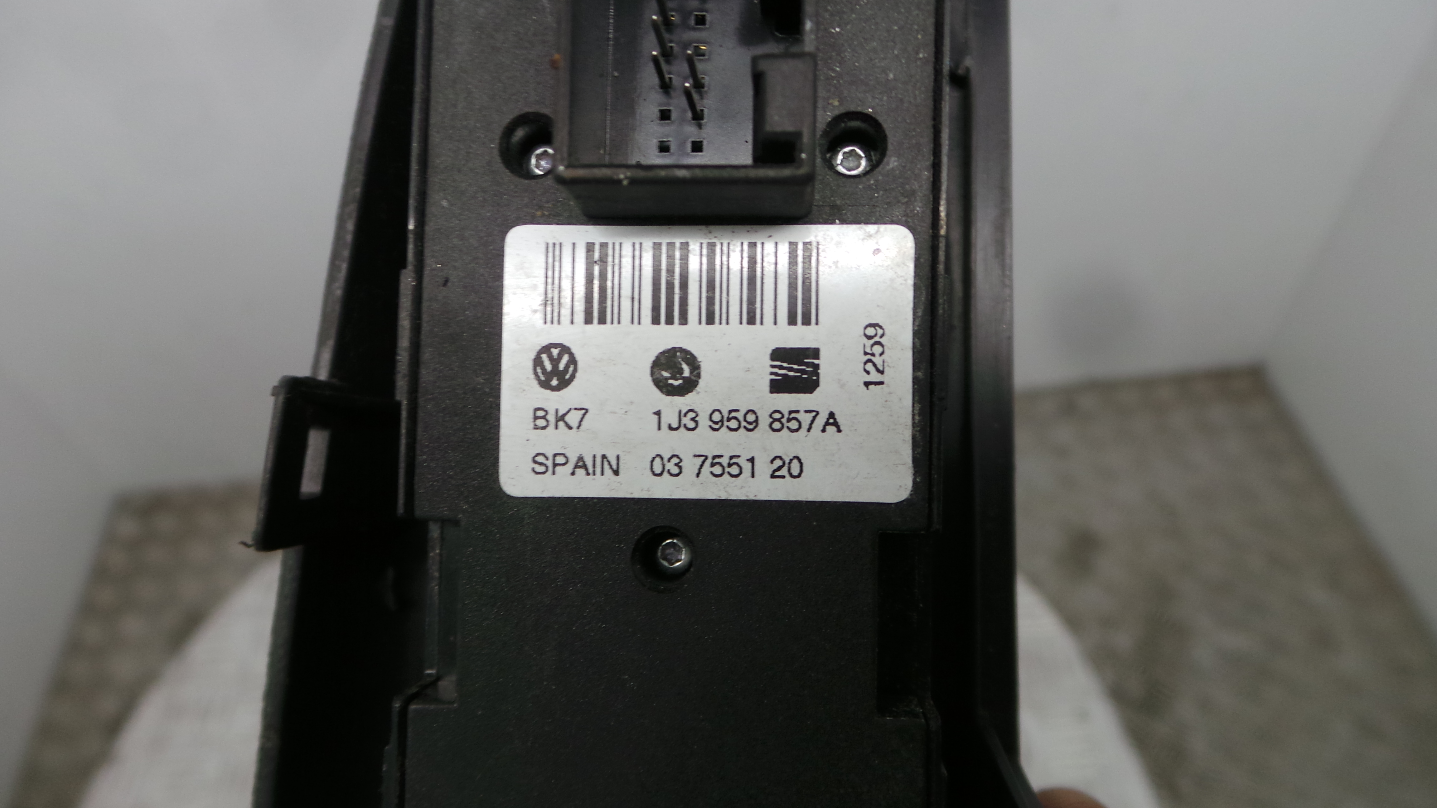 Interruptor / Comando Elevador Vidro Frente Esq  6Y1867227B - SKODA FABIA I (6Y2)-36413972