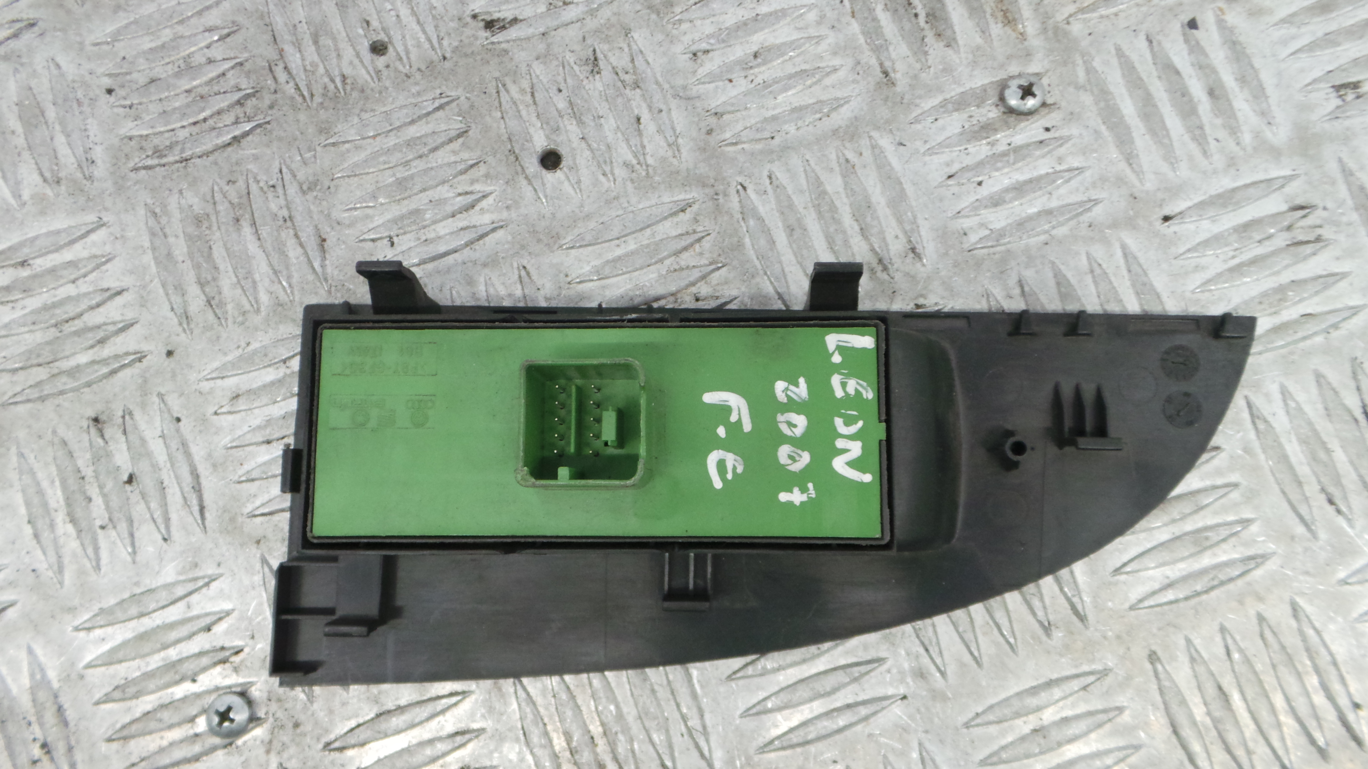 Interruptor / Comando Elevador Vidro Frente Esq  1P1867171A - SEAT LEON (1P1)-36414057