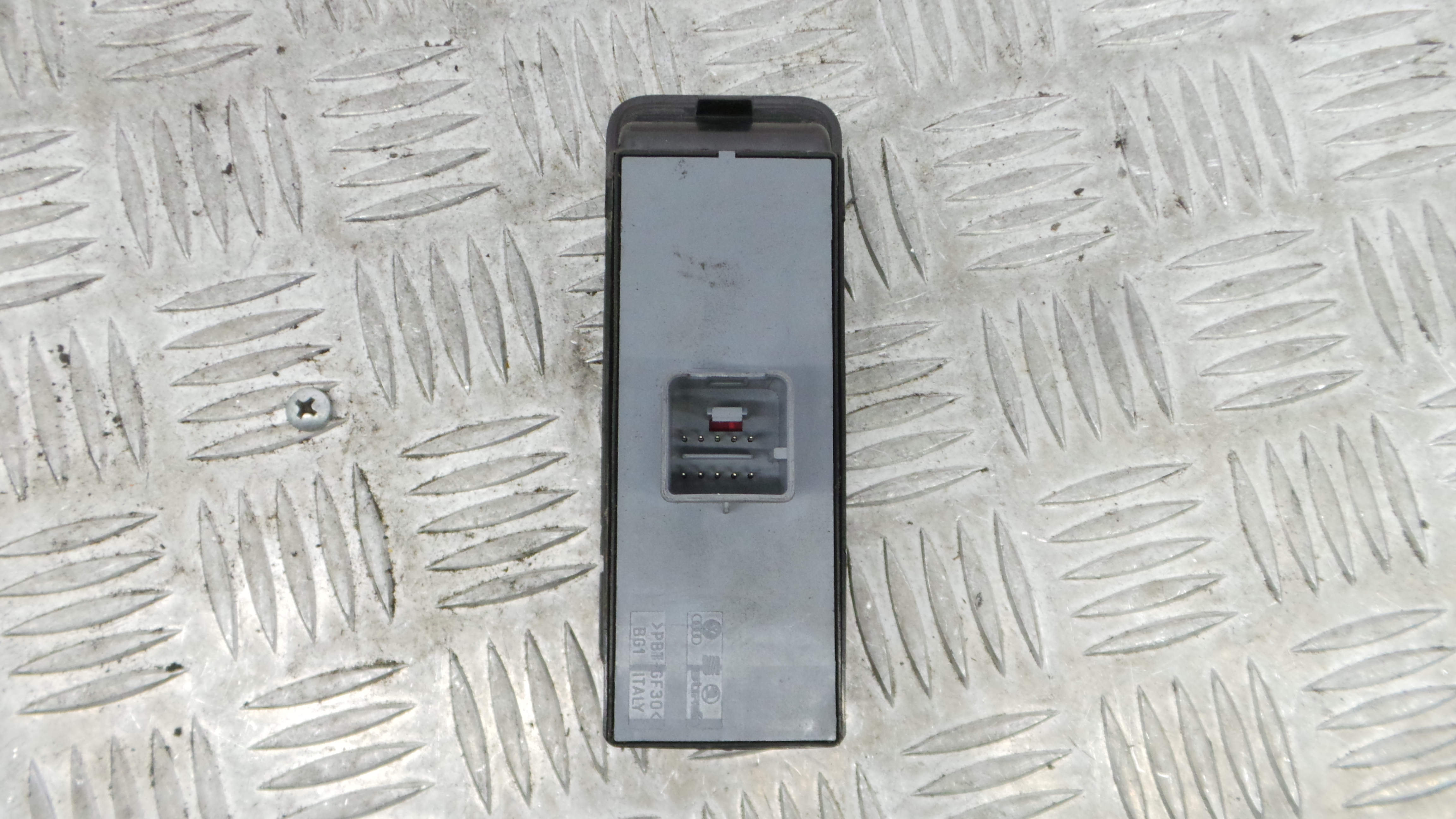 Interruptor / Comando Elevador Vidro Frente Esq 6R0867255D - VW POLO V (6R1, 6C1)-36414061