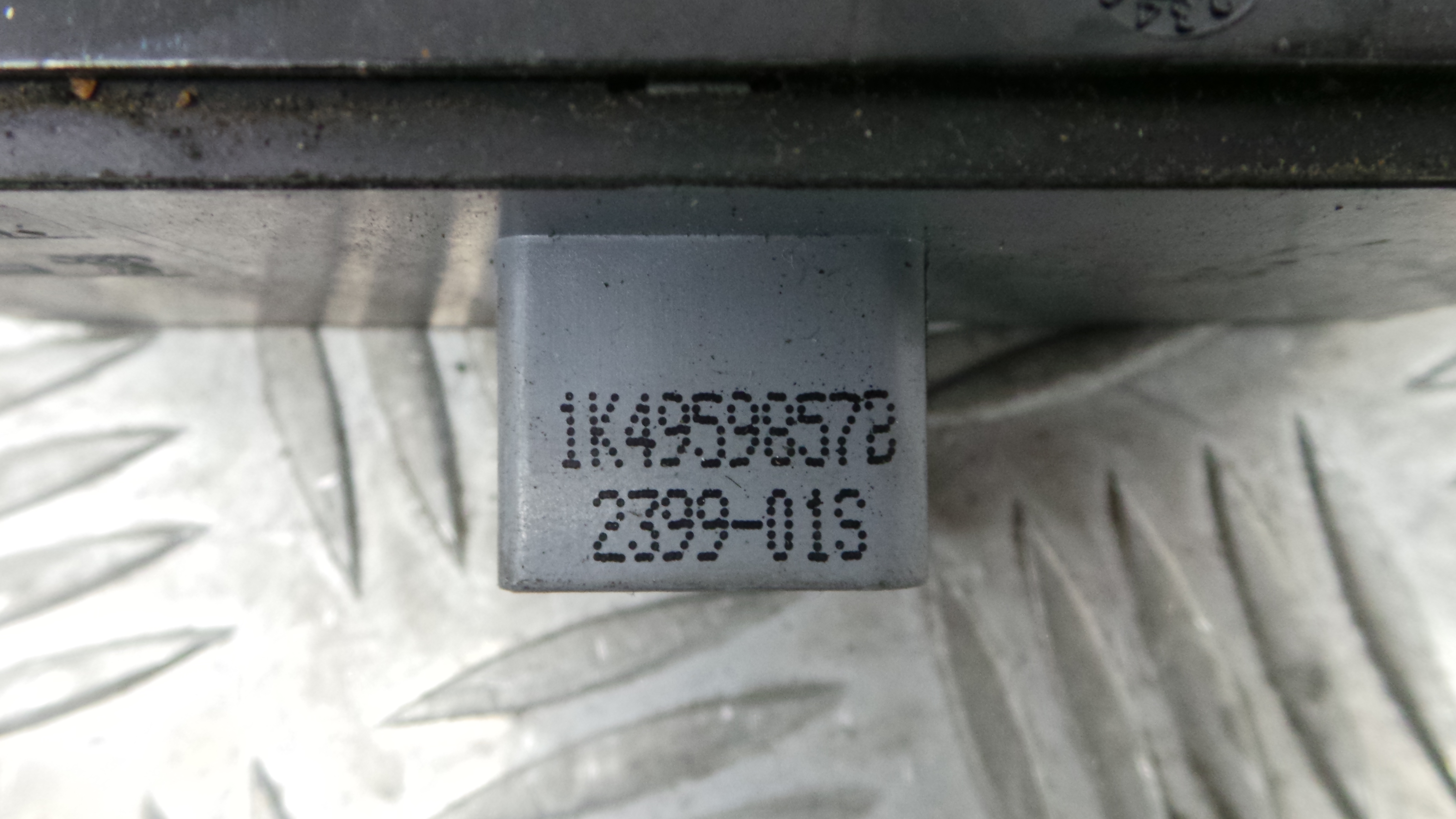 Interruptor / Comando Elevador Vidro Frente Esq 6R0867255D - VW POLO V (6R1, 6C1)-36414061