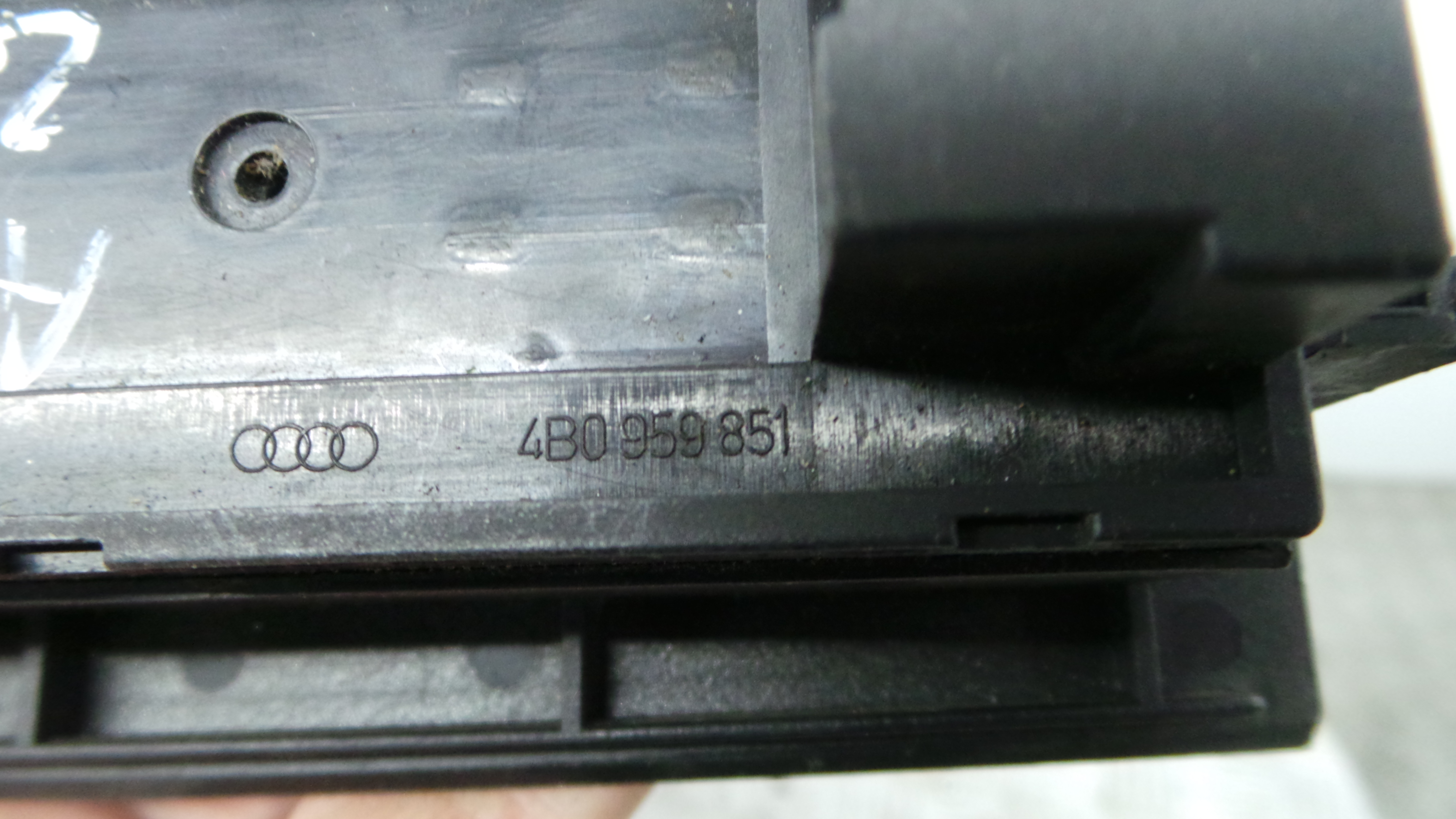 Interruptor / Comando Elevador Vidro Frente Esq  4B1959521 - AUDI A6 C5 (4B2)-36414137