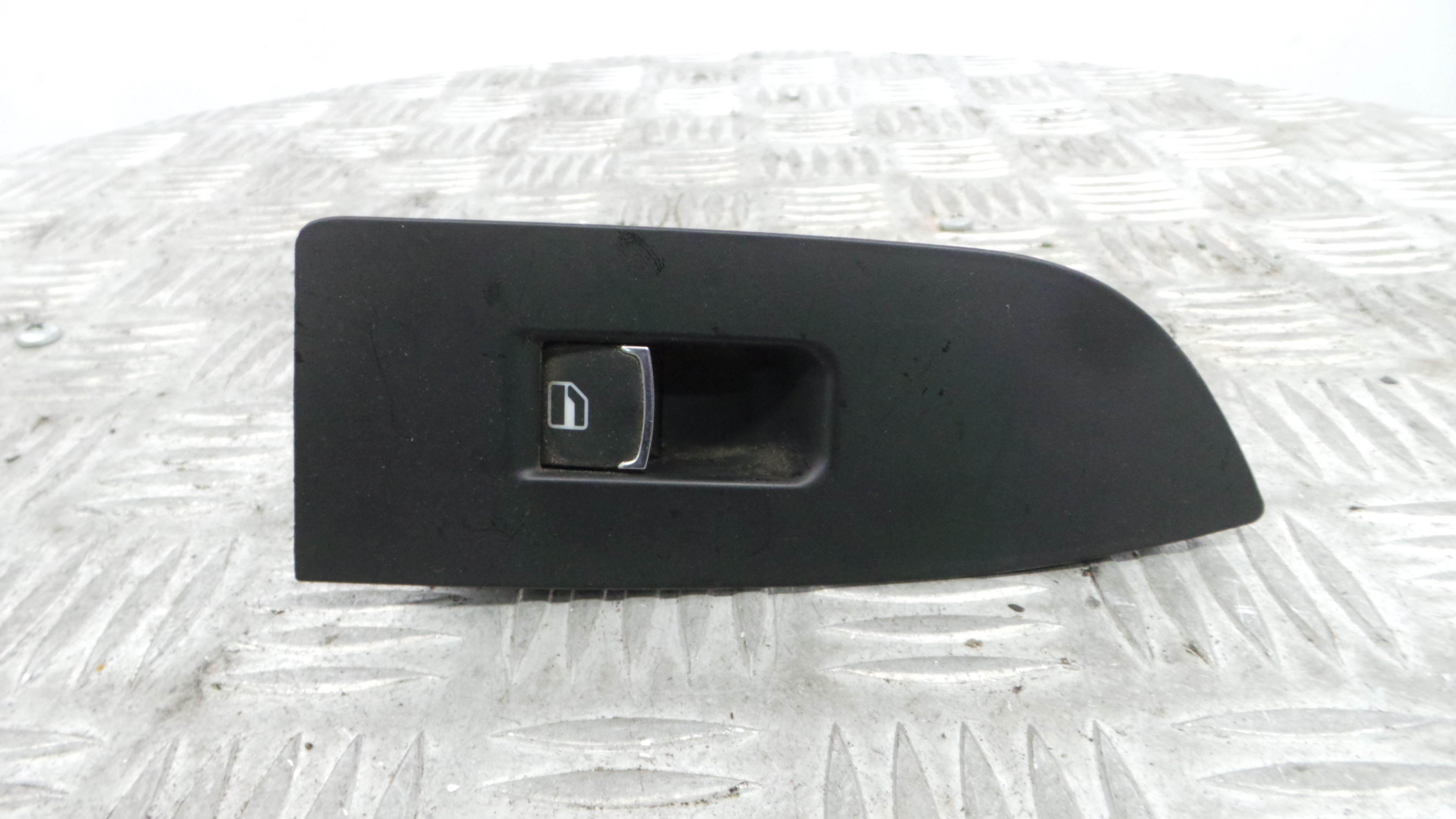 Interruptor / Comando Elevador Vidro Trás Dto 3C8867376 - VW PASSAT B6 (3C2)-36414142