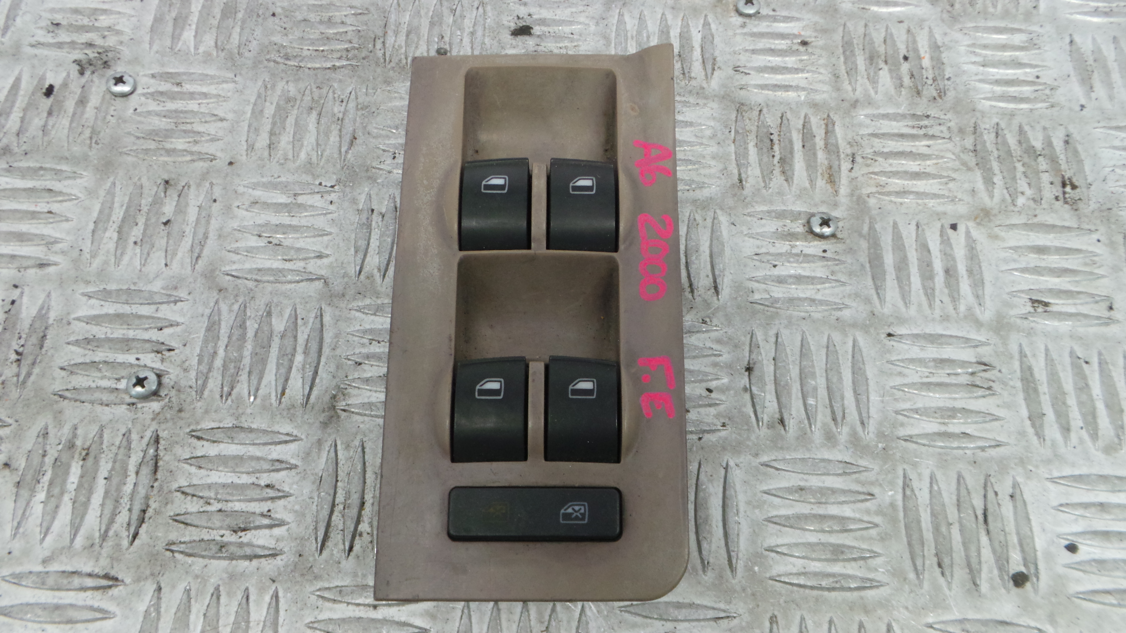 Interruptor / Comando Elevador Vidro Frente Esq  4B1959521 - AUDI A6 C5 (4B2)-36414146