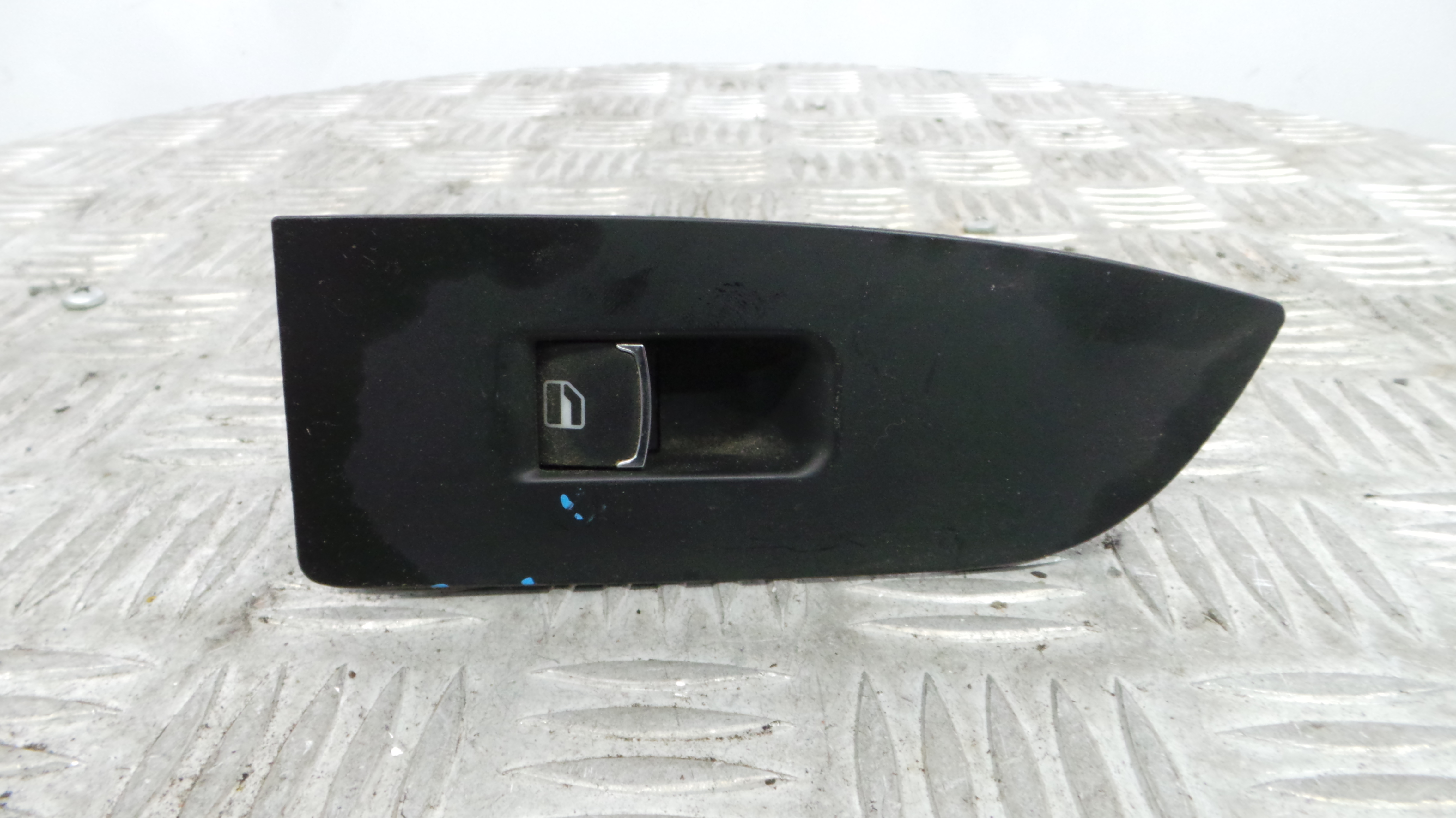 Interruptor / Comando Elevador Vidro Trás Esq 3C8867375 - VW PASSAT CC B6 (357)-36414155