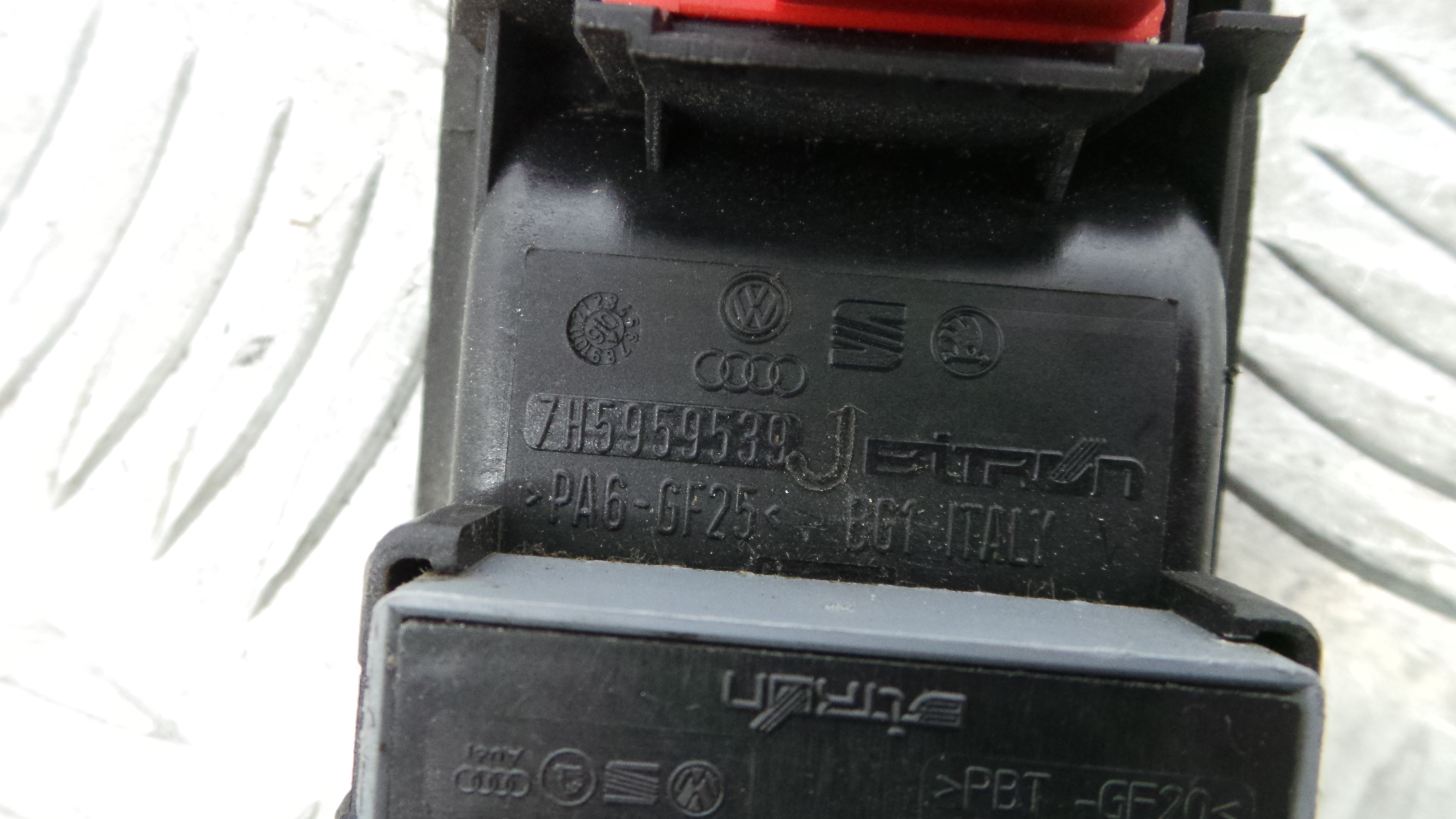 Interruptor / Comando Elevador Vidro Frente Esq  7H5959539J - VW TRANSPORTER Mk V Caixa (7HA, 7HH, 7-36414175