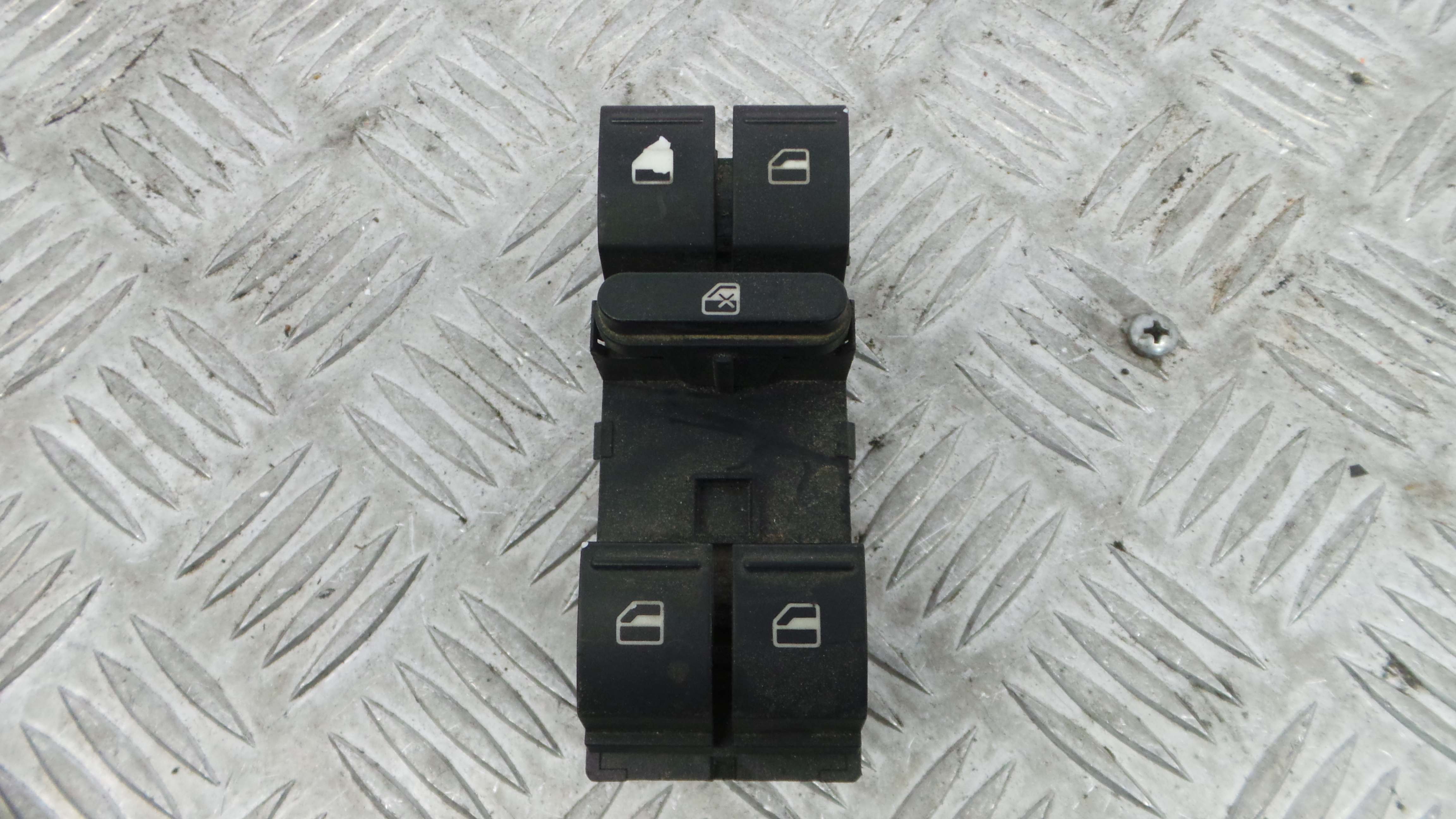 Interruptor / Comando Elevador Vidro Frente Esq  1K4959857B - SEAT IBIZA IV (6J5, 6P1), IBIZA Mk IV -36414192