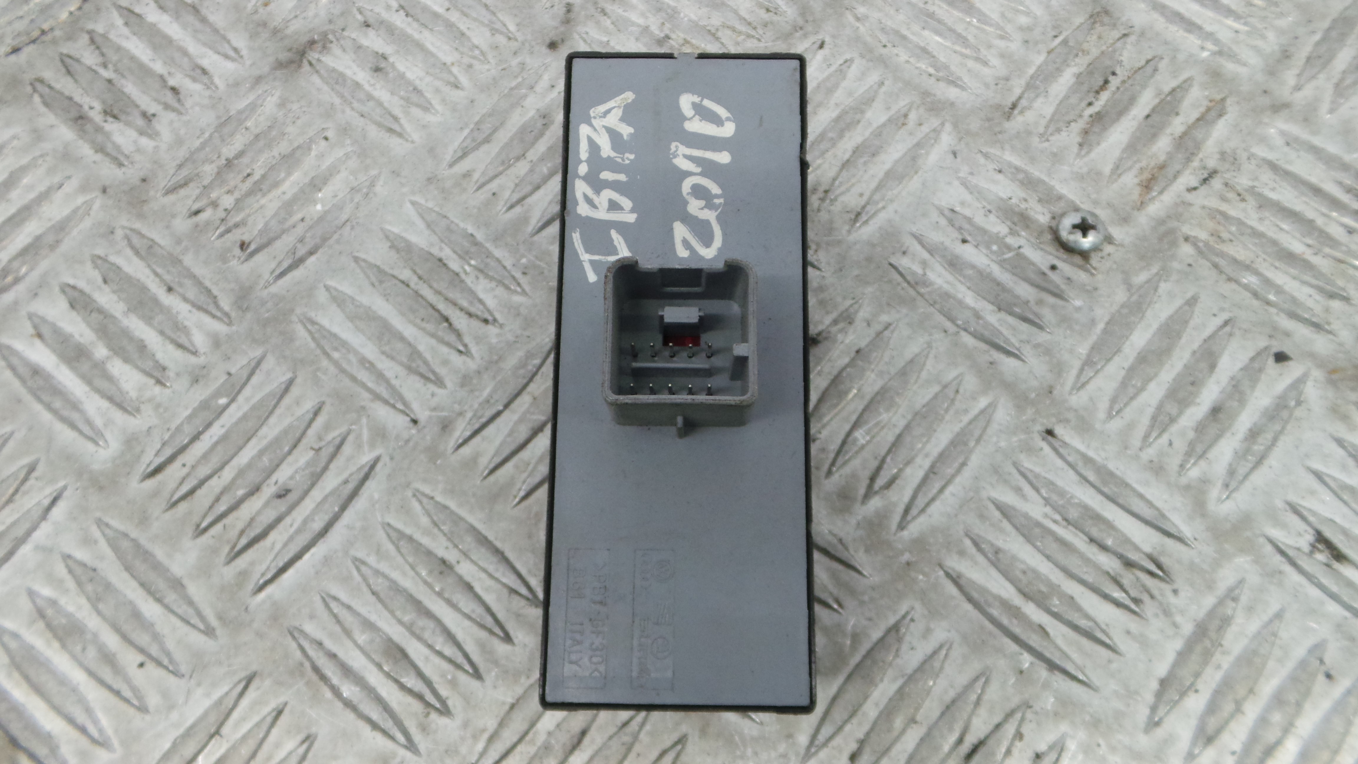 Interruptor / Comando Elevador Vidro Frente Esq  1K4959857B - SEAT IBIZA IV (6J5, 6P1), IBIZA Mk IV -36414192