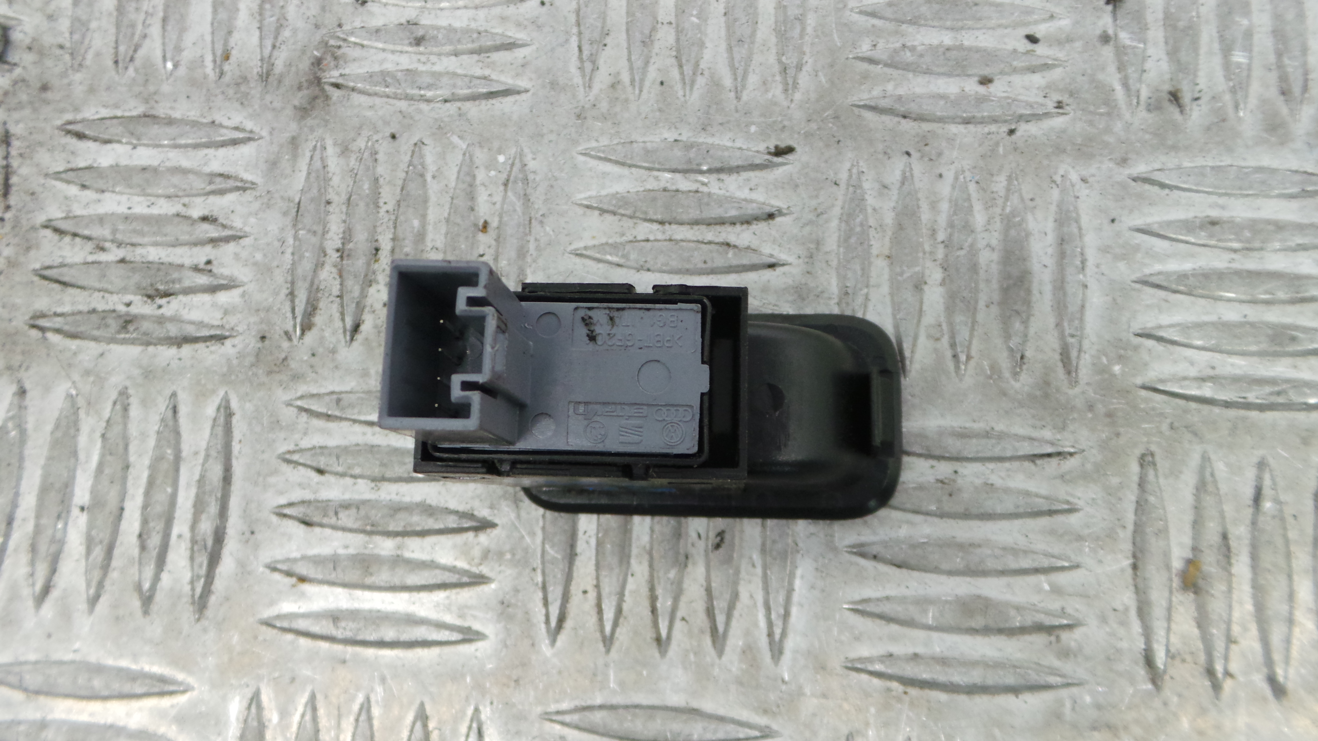 Interruptor / Comando Elevador Vidro Frente Dto 6R0867255B - VW POLO V (6R1, 6C1)-36414239
