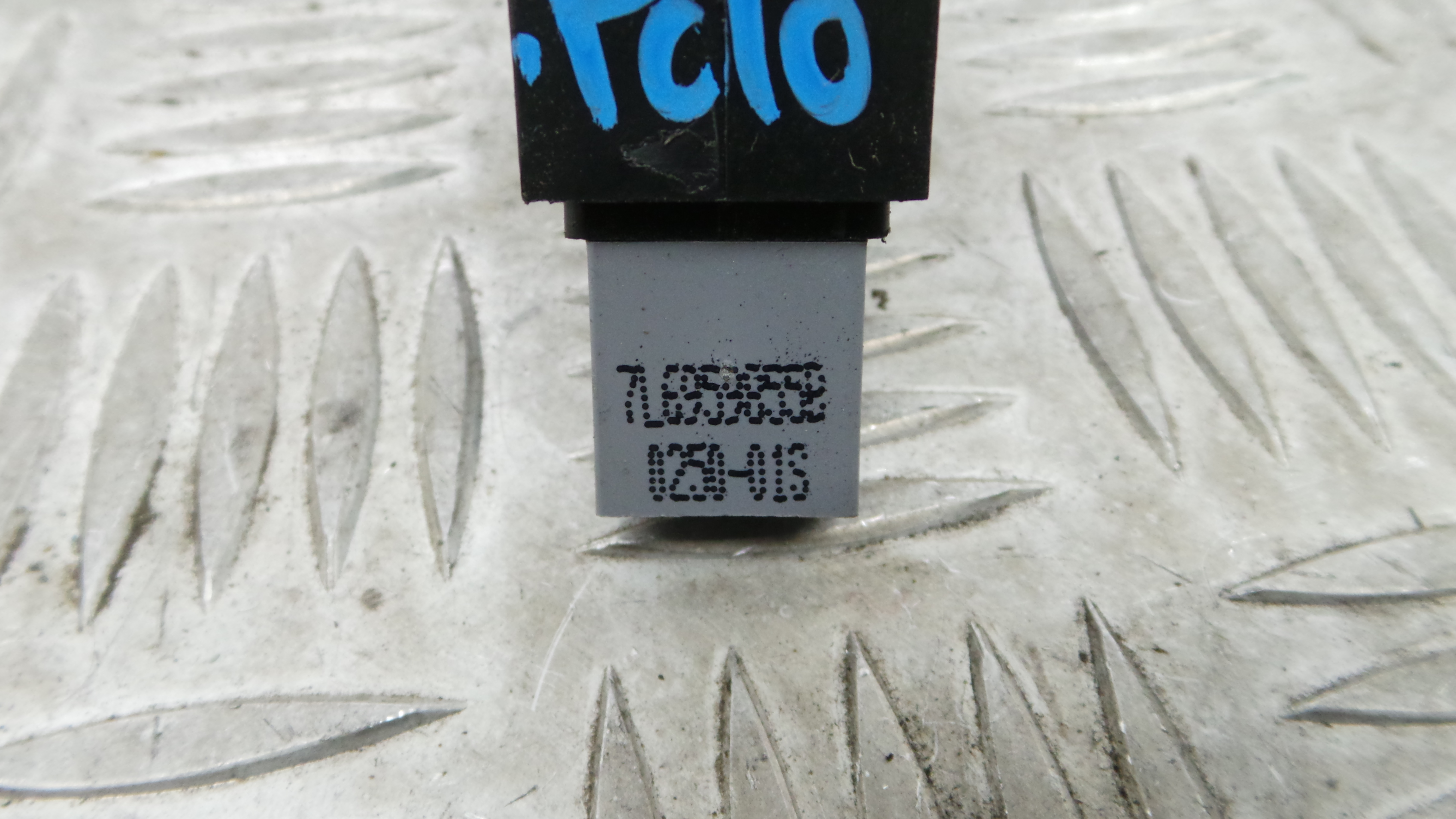 Interruptor / Comando Elevador Vidro Frente Dto 6R0867255B - VW POLO V (6R1, 6C1)-36414239