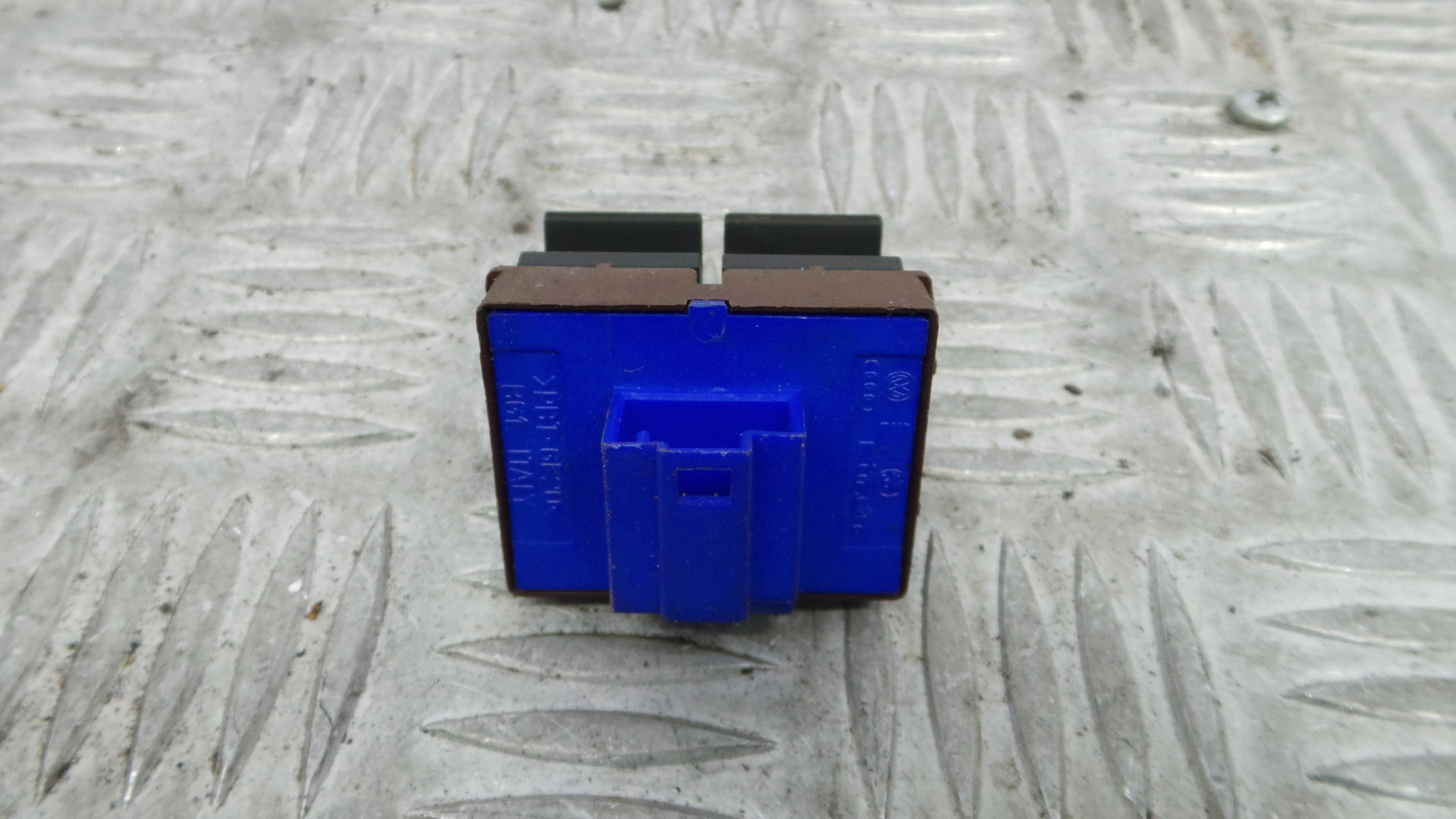 Interruptor / Comando Tampa Combustivel 3C0959903B - VW PASSAT B6 (3C2)-36414255