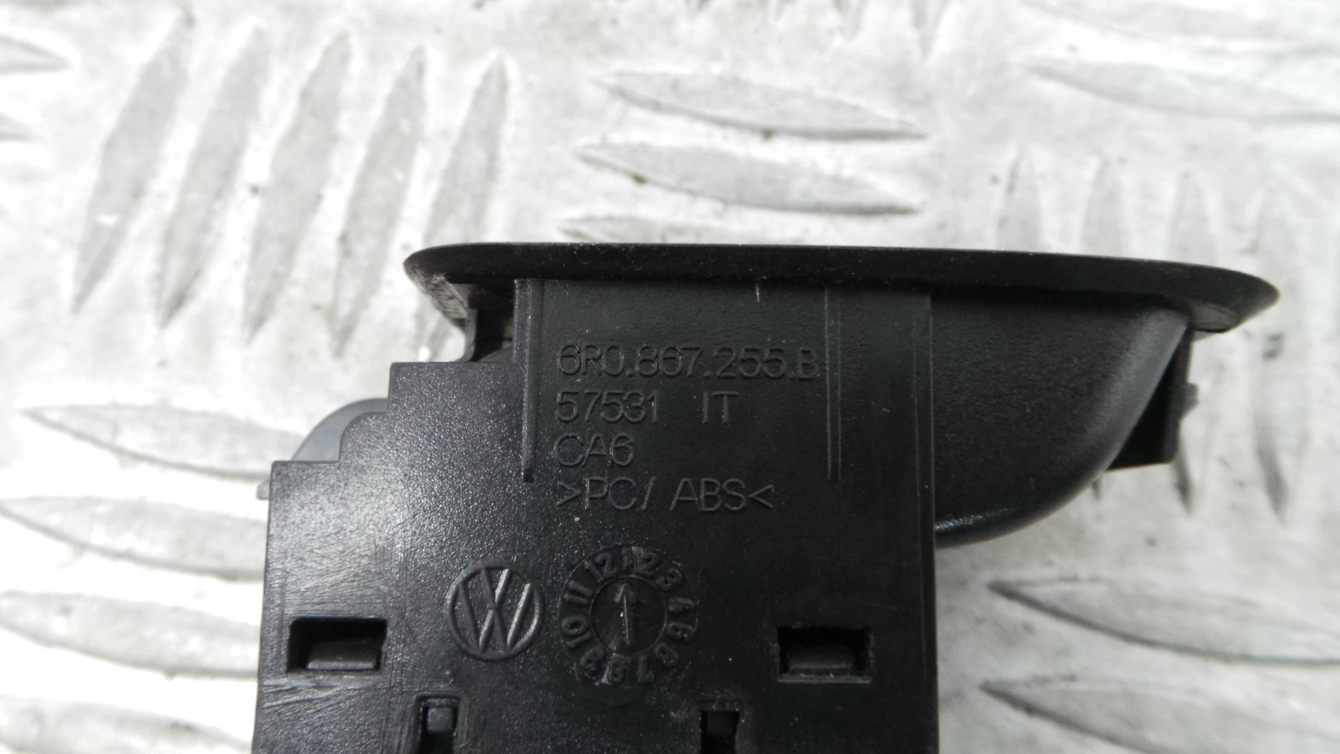 Interruptor / Comando Elevador Vidro Trás Esq 6R0867255B - VW POLO V (6R1, 6C1)-36414317