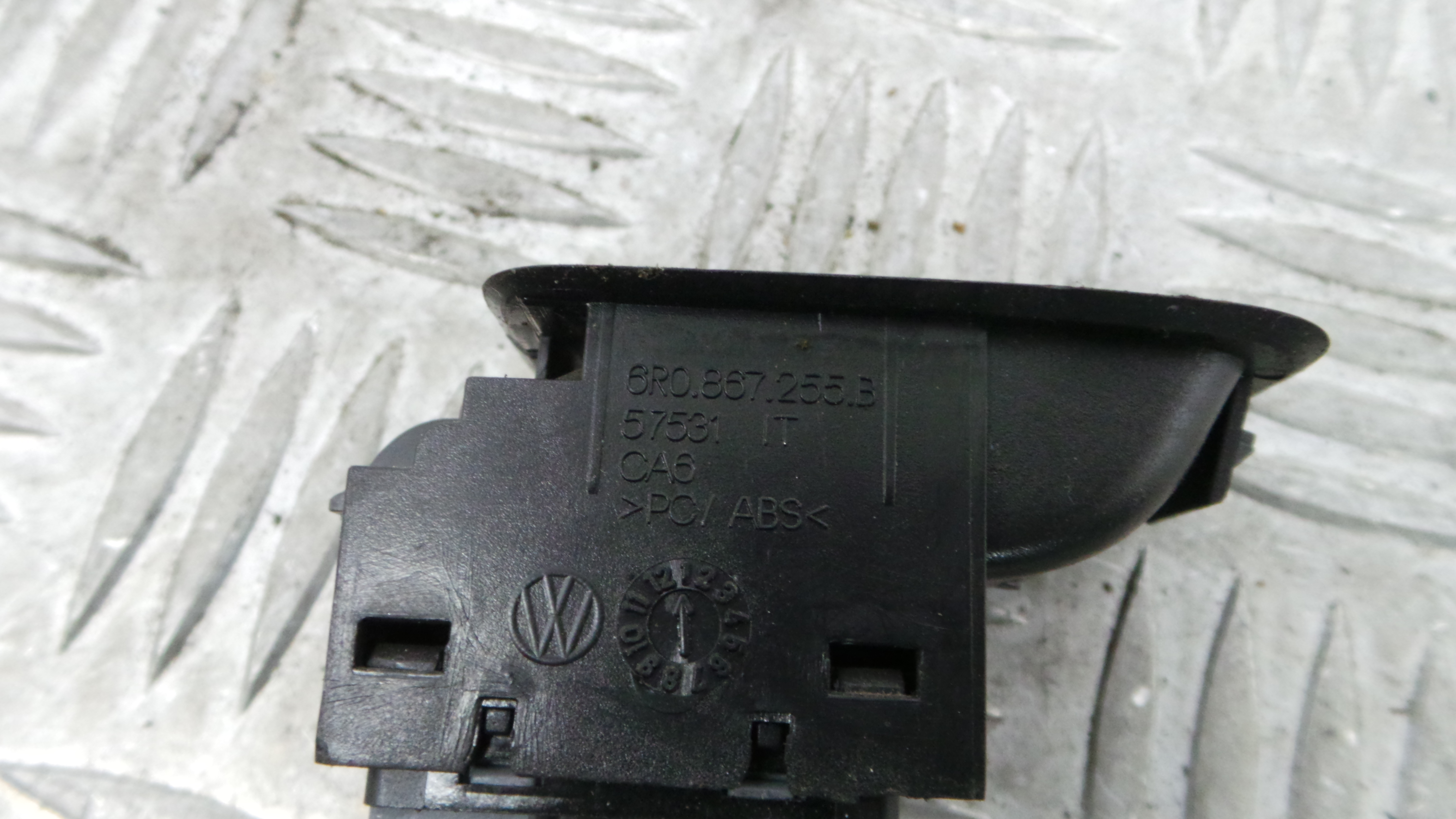 Interruptor / Comando Elevador Vidro Trás Dto 6R0867255B - VW POLO V (6R1, 6C1)-36414321