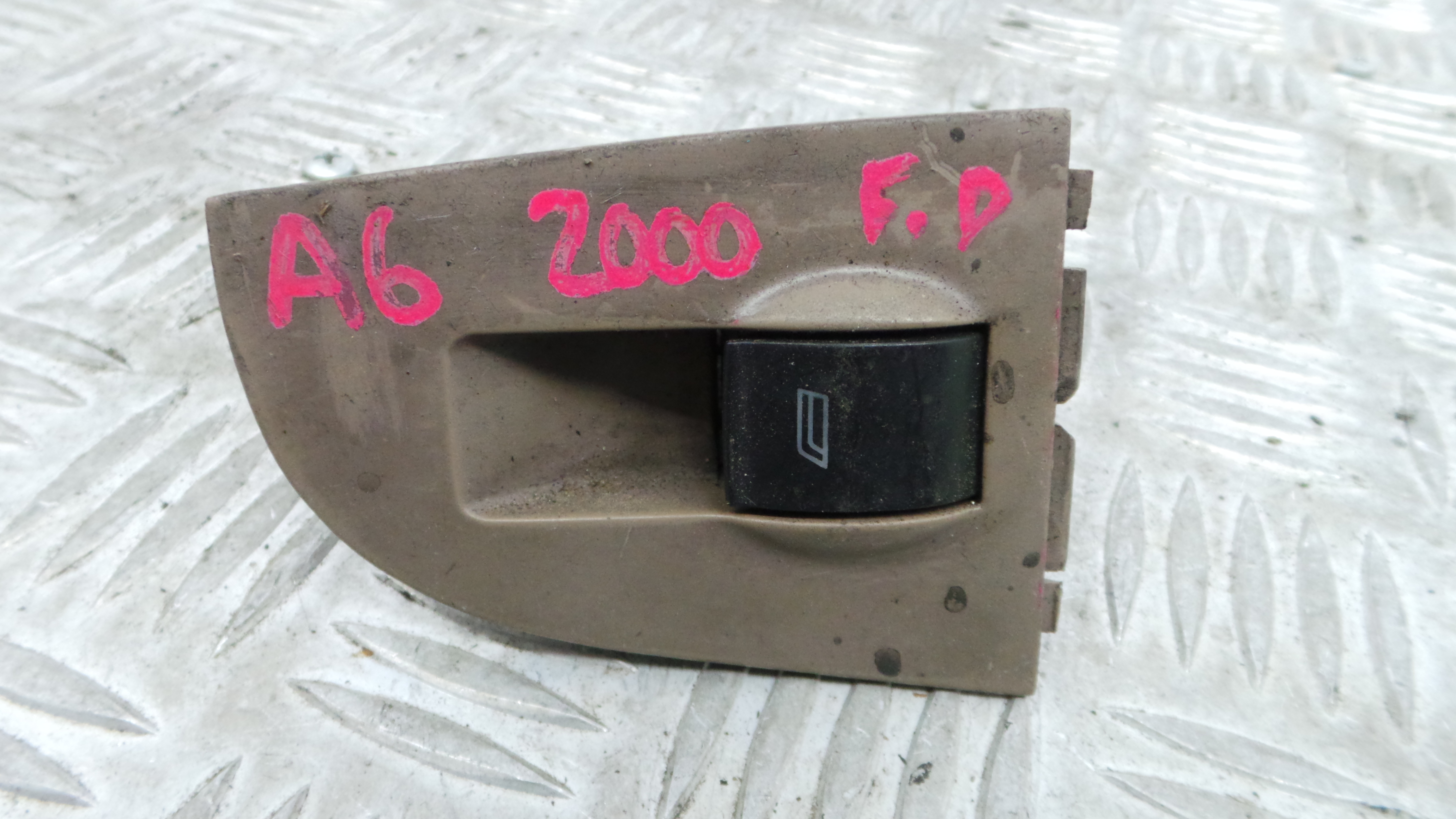 Interruptor / Comando Elevador Vidro Frente Dto  4B1959522 - AUDI A6 C5 (4B2)-36414326