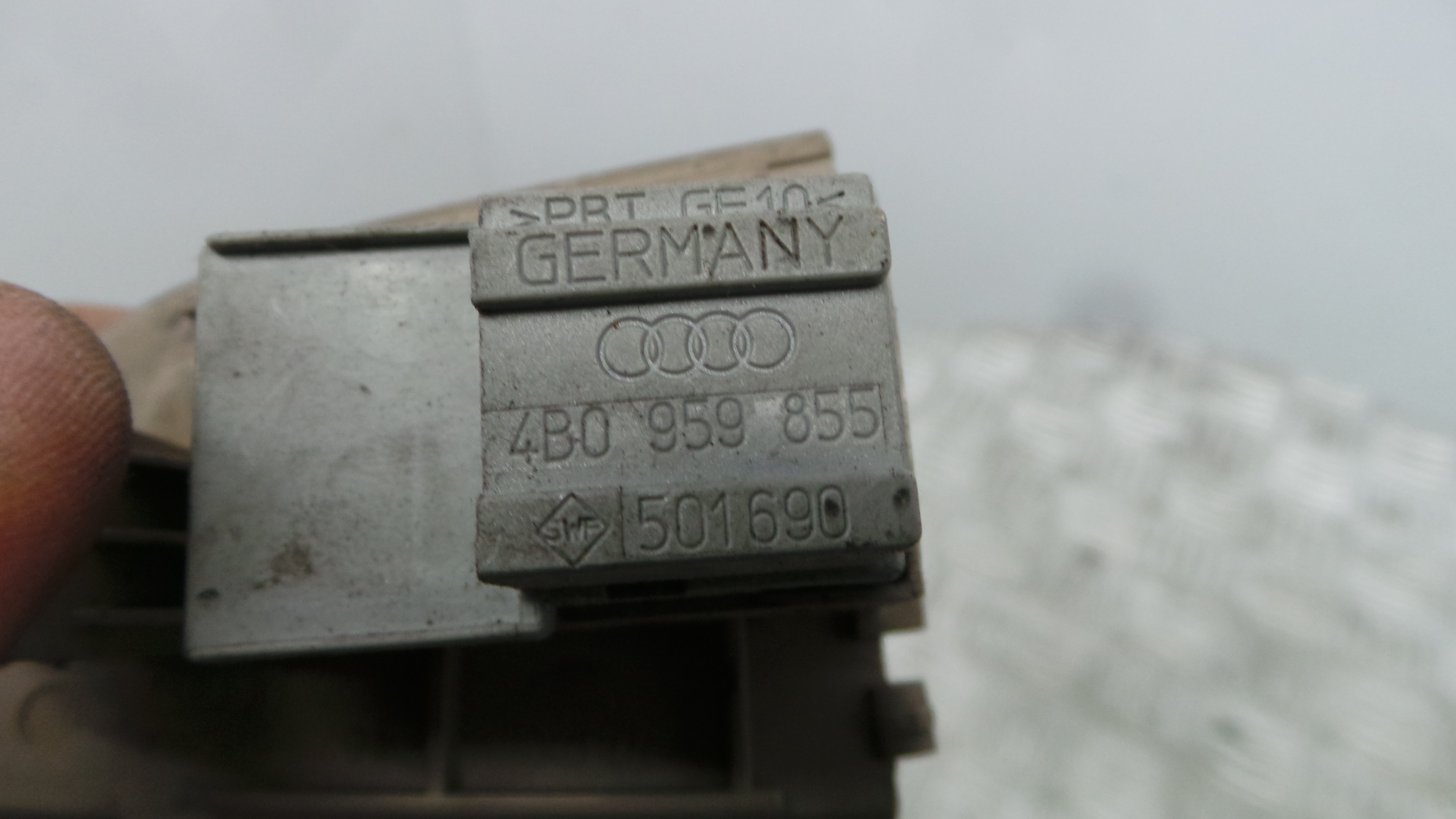 Interruptor / Comando Elevador Vidro Frente Dto  4B1959522 - AUDI A6 C5 (4B2)-36414326