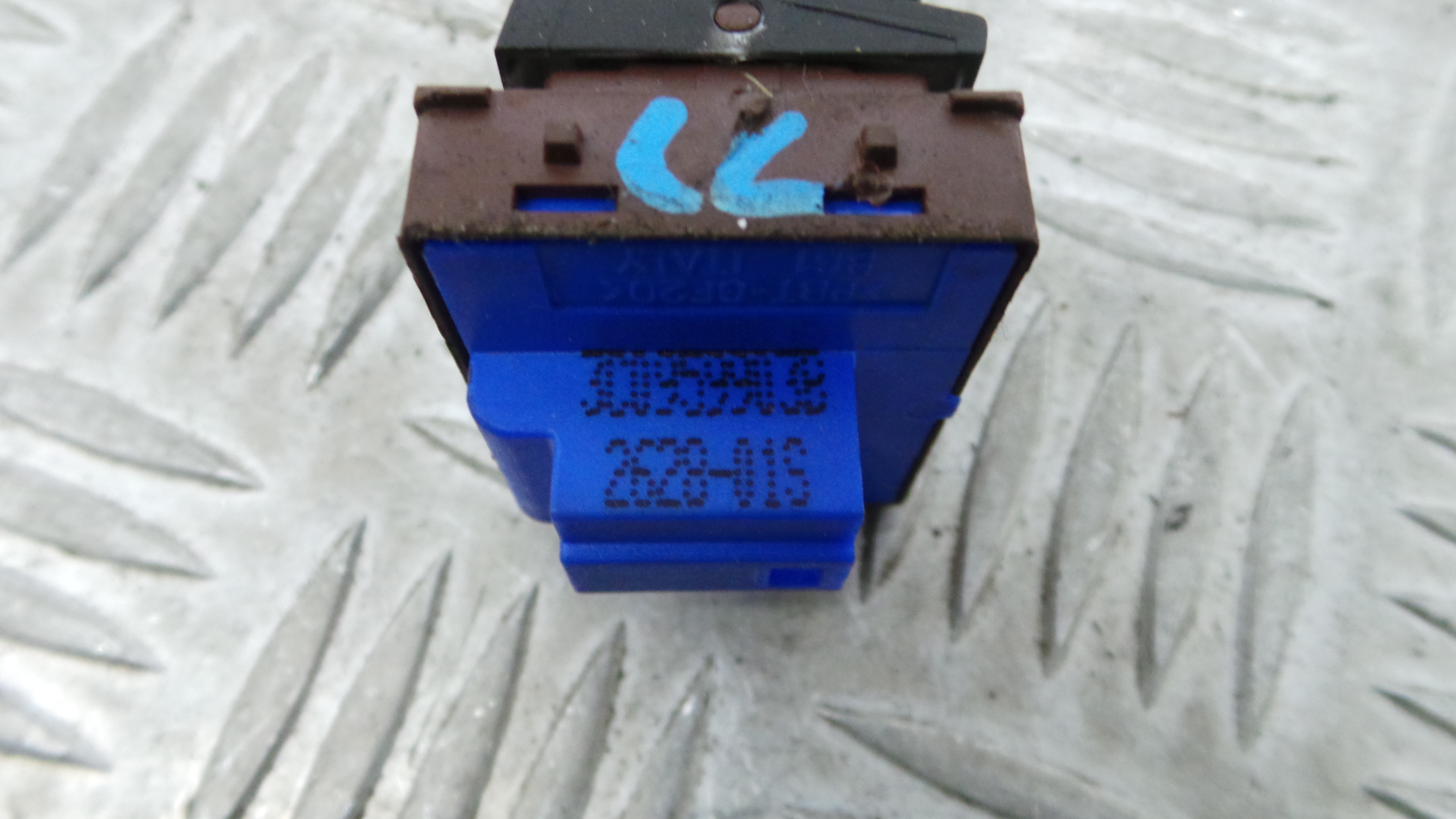 Interruptor / Comando Tampa Combustivel 3C0959903B - VW PASSAT CC B6 (357)-36414332