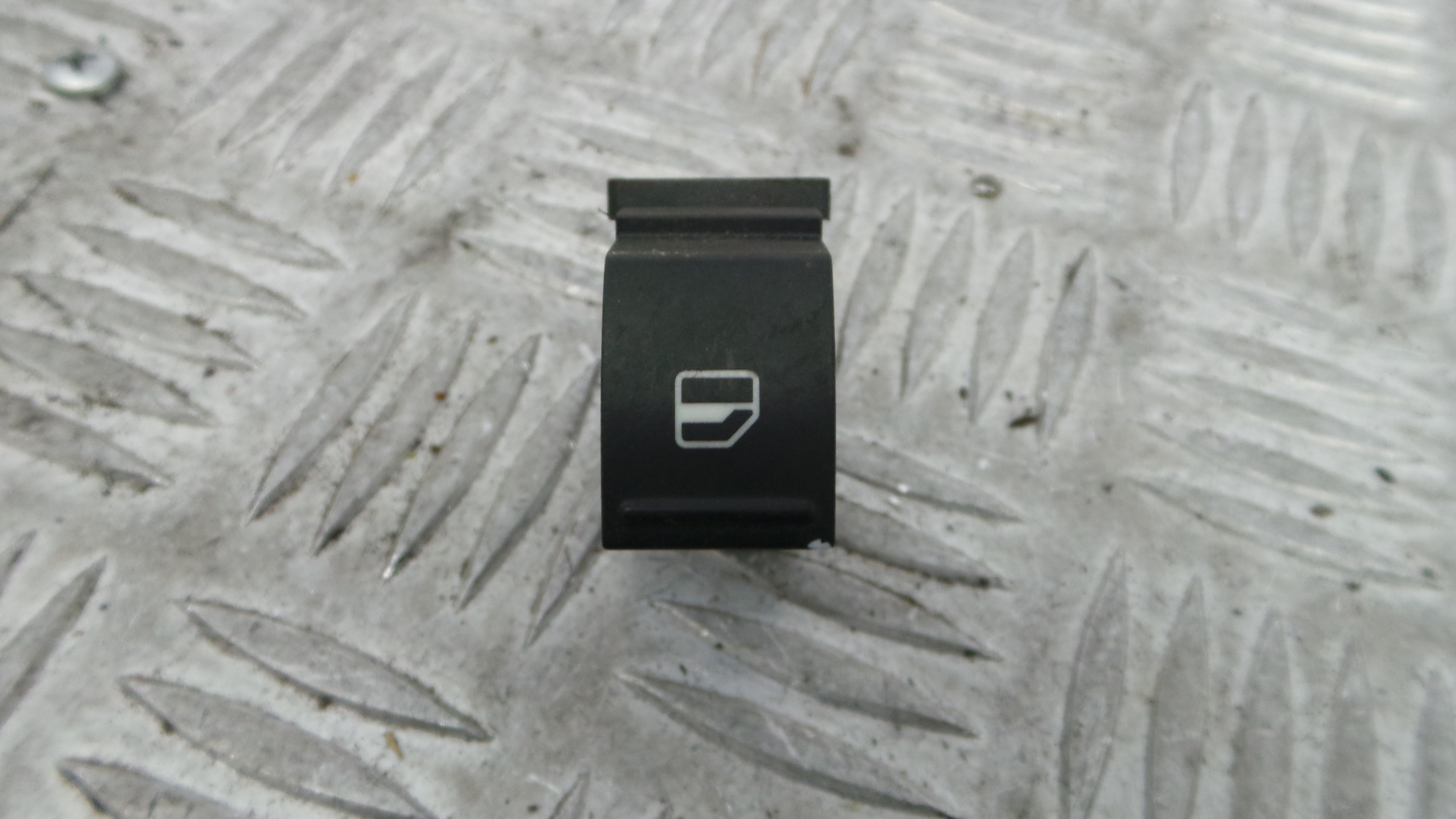 Interruptor / Comando Elevador Vidro Frente Dto 7L6959855B - SEAT IBIZA IV (6J5, 6P1), IBIZA Mk IV -36414347 Interruptor / Comando Elevador Vidro Frente Dto 7L6959855B - SEAT IBIZA IV (6J5, 6P1), IBIZA Mk IV -36414347