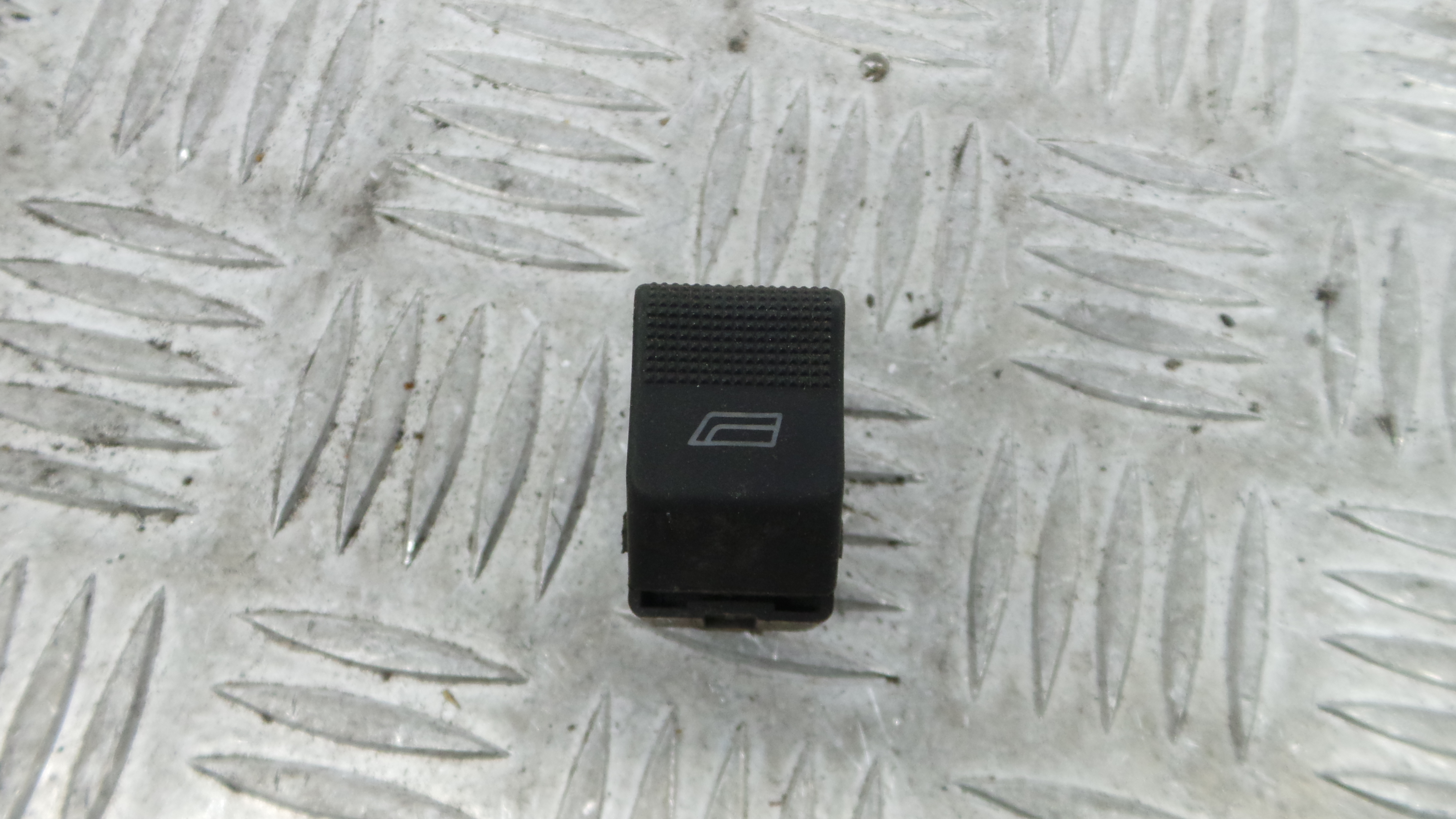 Interruptor / Comando Elevador Vidro Trás Esq 4D0959855 - AUDI A4 B5 (8D2)-36414353