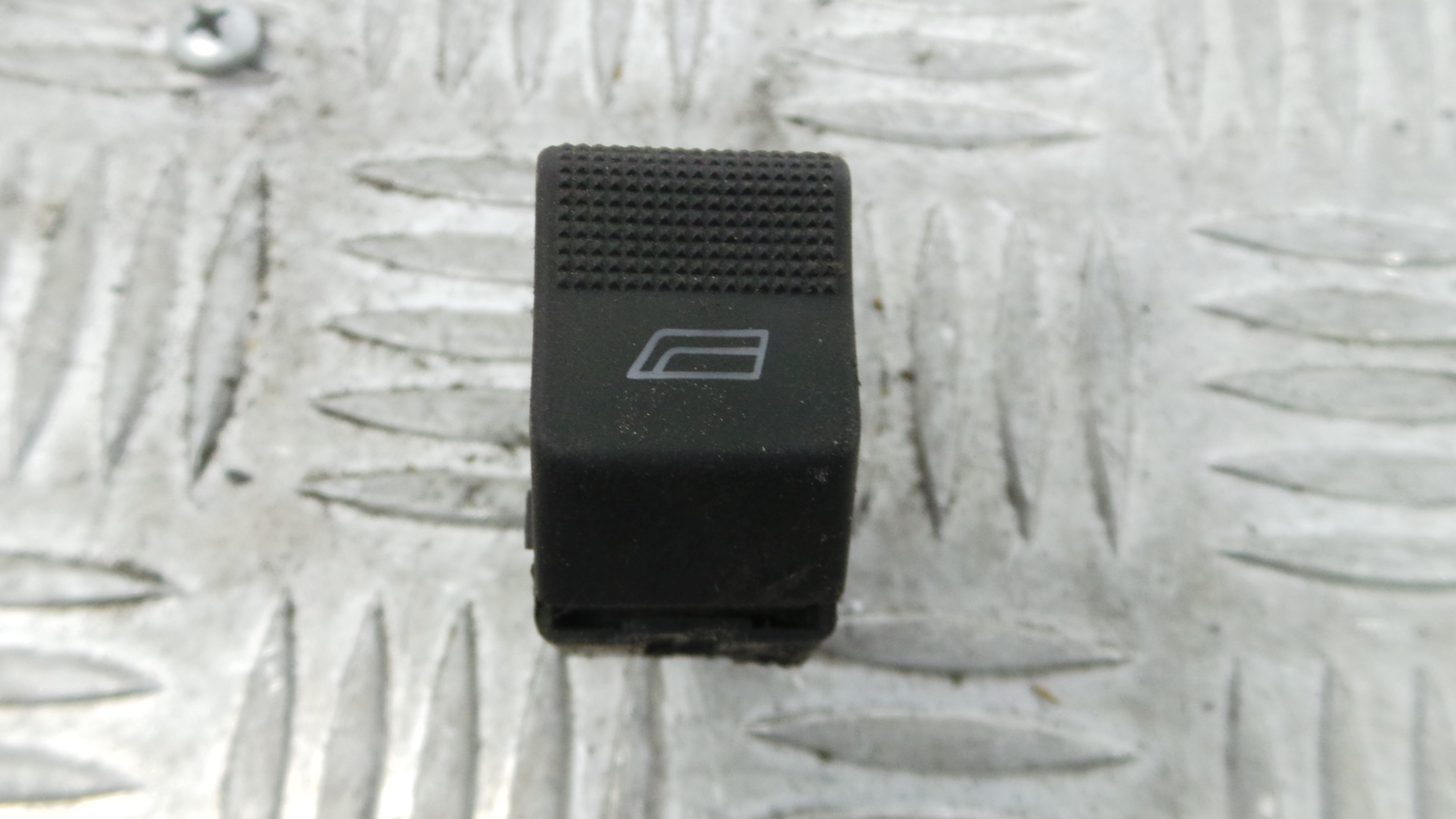 Interruptor / Comando Elevador Vidro Trás Dto 4D0959855 - AUDI A4 B5 (8D2)-36414367