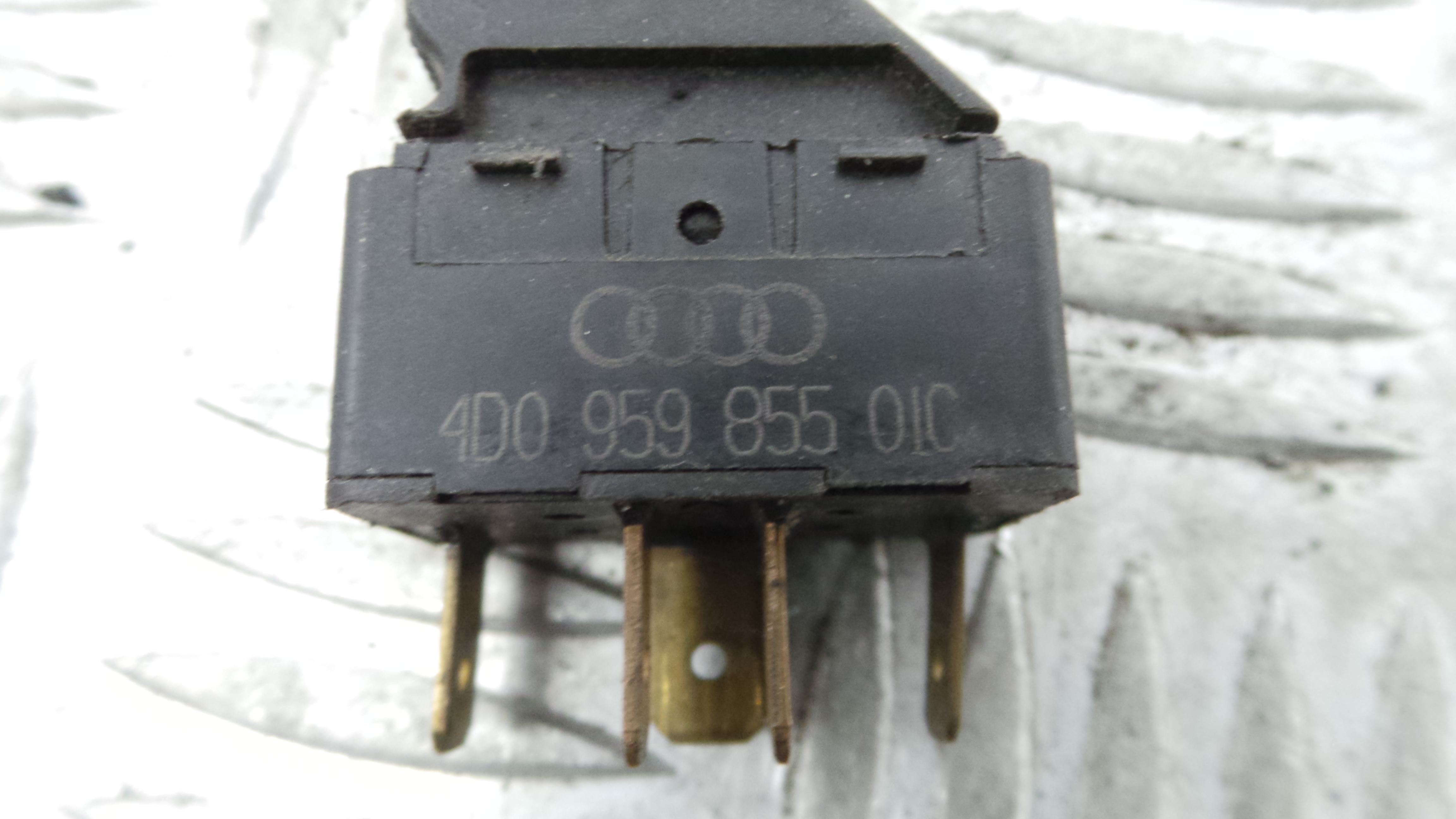 Interruptor / Comando Elevador Vidro Trás Dto 4D0959855 - AUDI A4 B5 (8D2)-36414367