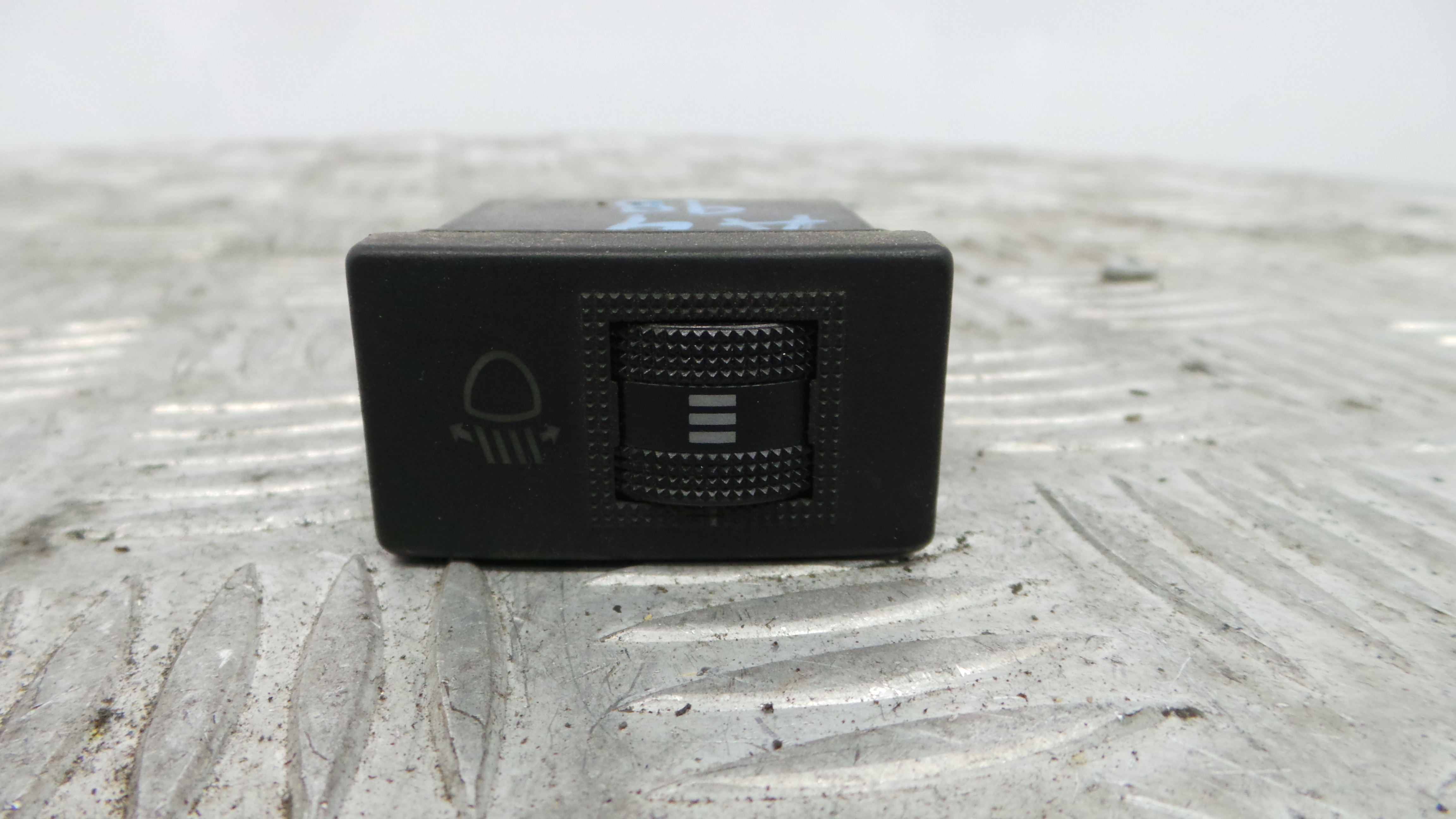 Comando de Regulação dos Faróis 8D0941301 - AUDI A4 B5 (8D2)-36414411 Comando de Regulação dos Faróis 8D0941301 - AUDI A4 B5 (8D2)-36414411