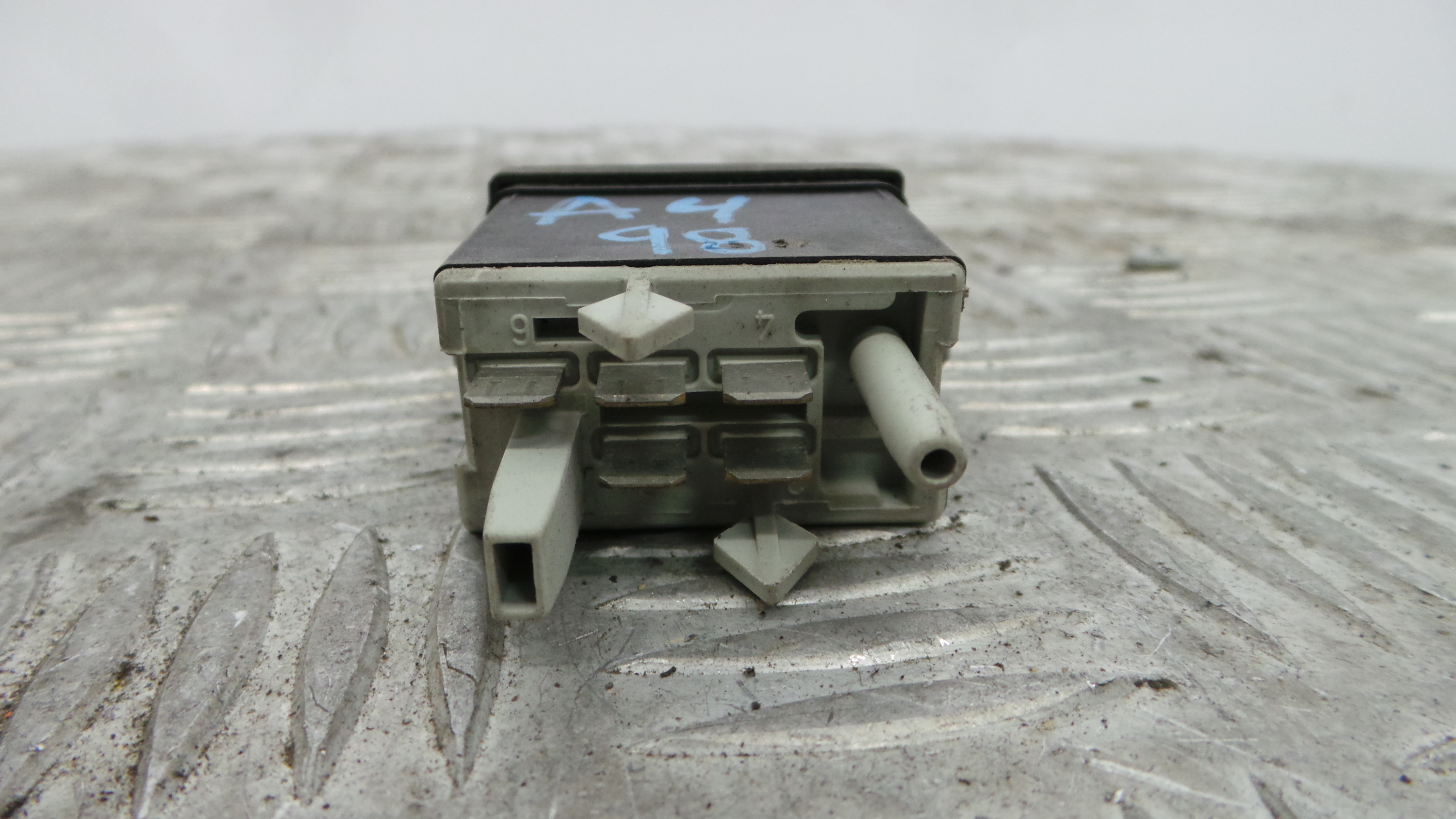 Comando de Regulação dos Faróis 8D0941301 - AUDI A4 B5 (8D2)-36414411