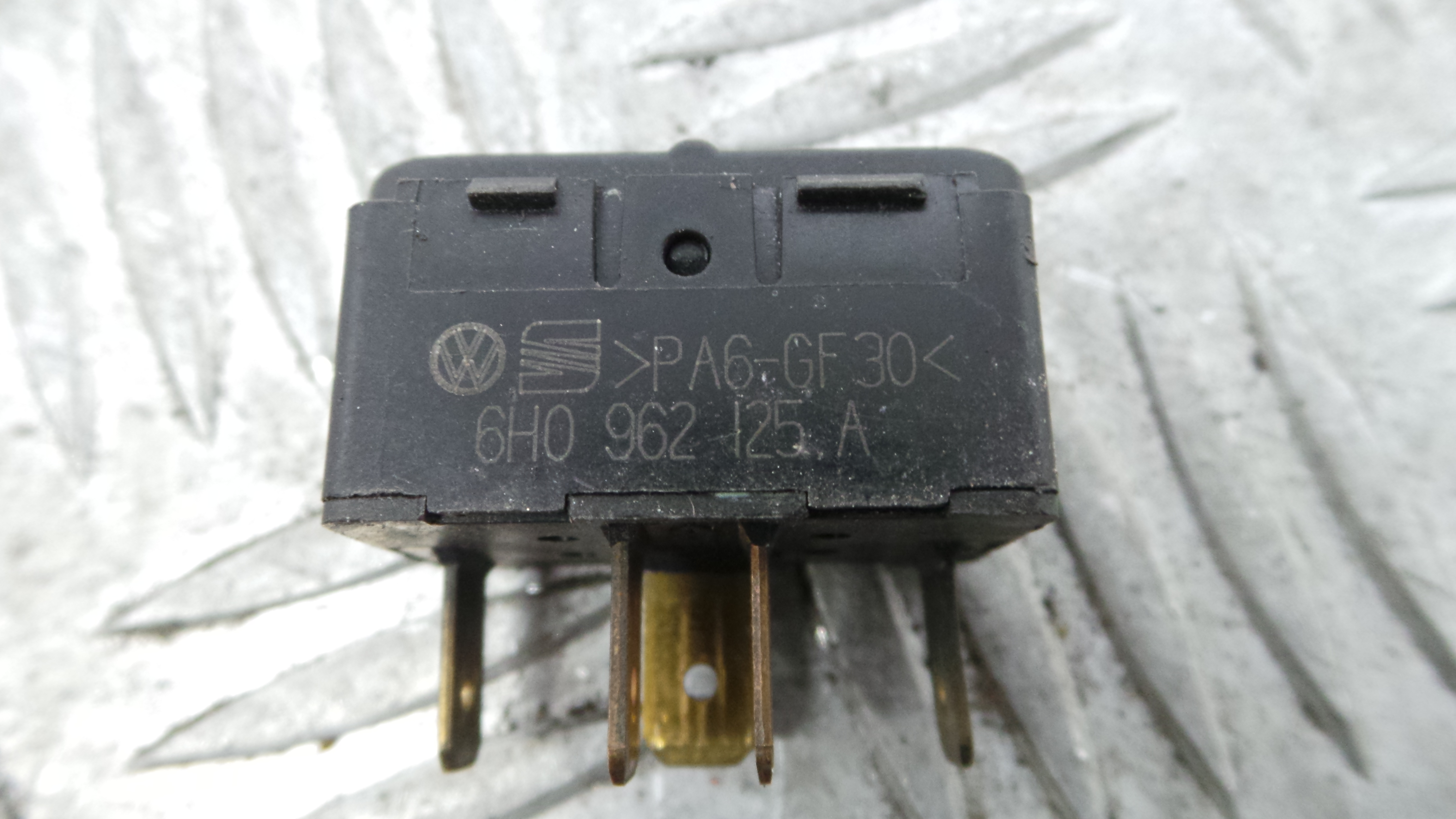	Interruptor / Comando Fecho Central 6H0962125A - SEAT IBIZA II (6K1), IBIZA Mk II (6K1)-36418313