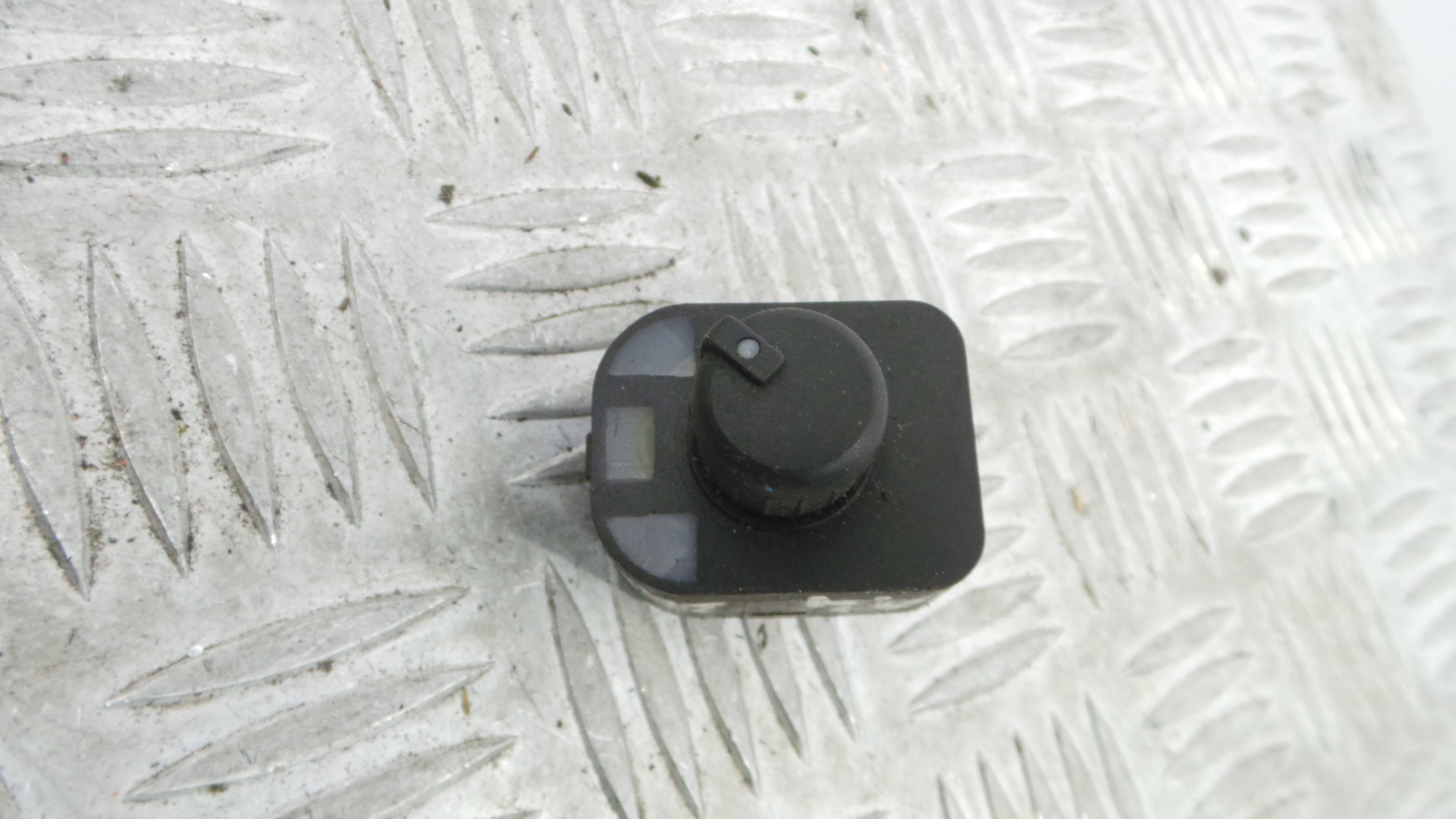 Comando Retrovisores 8E0959565 - AUDI A4 B7 (8EC)-36418336 Comando Retrovisores 8E0959565 - AUDI A4 B7 (8EC)-36418336