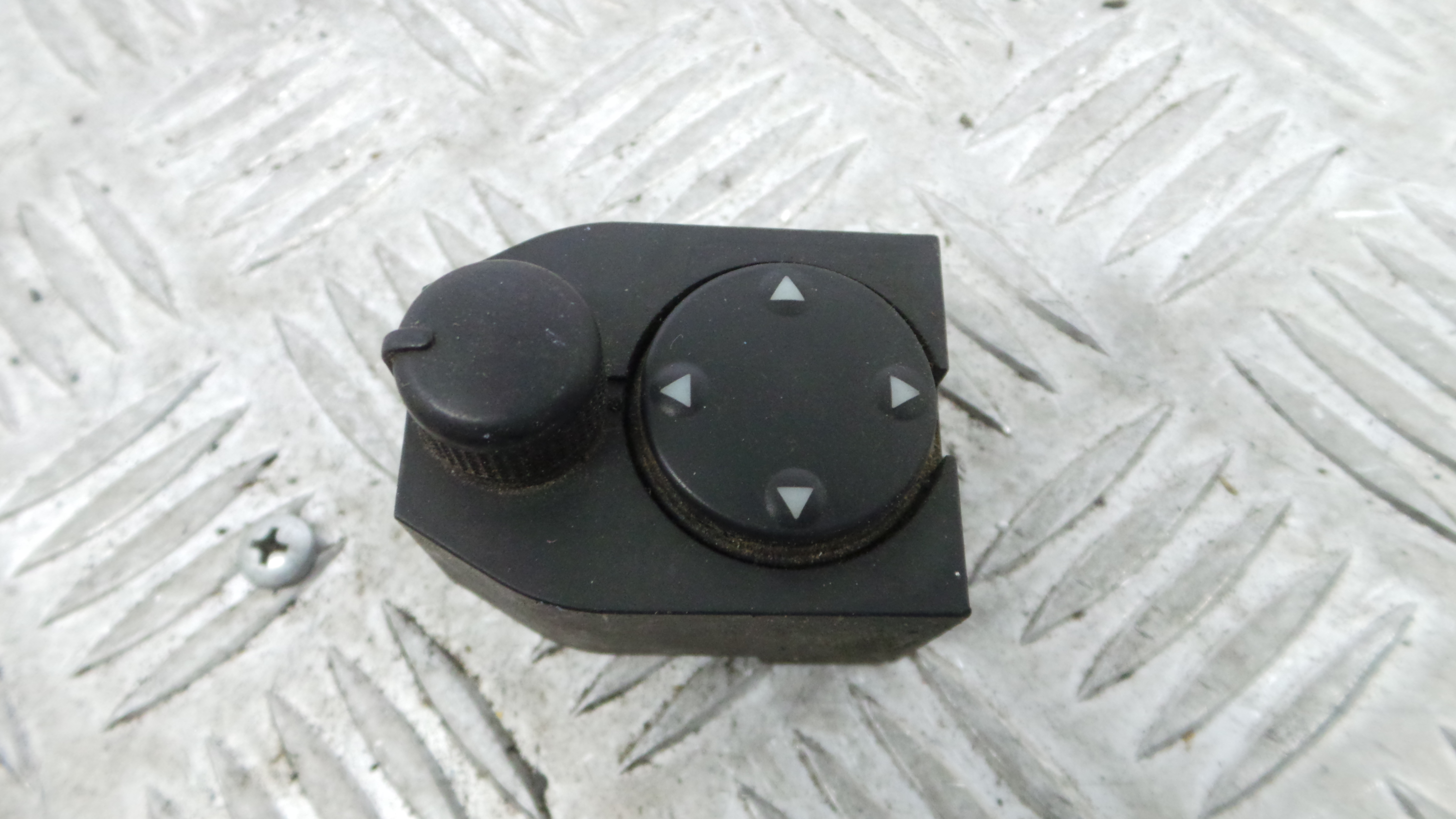 Comando Retrovisores 8D0959565A - AUDI A4 B5 (8D2)-36418350 Comando Retrovisores 8D0959565A - AUDI A4 B5 (8D2)-36418350