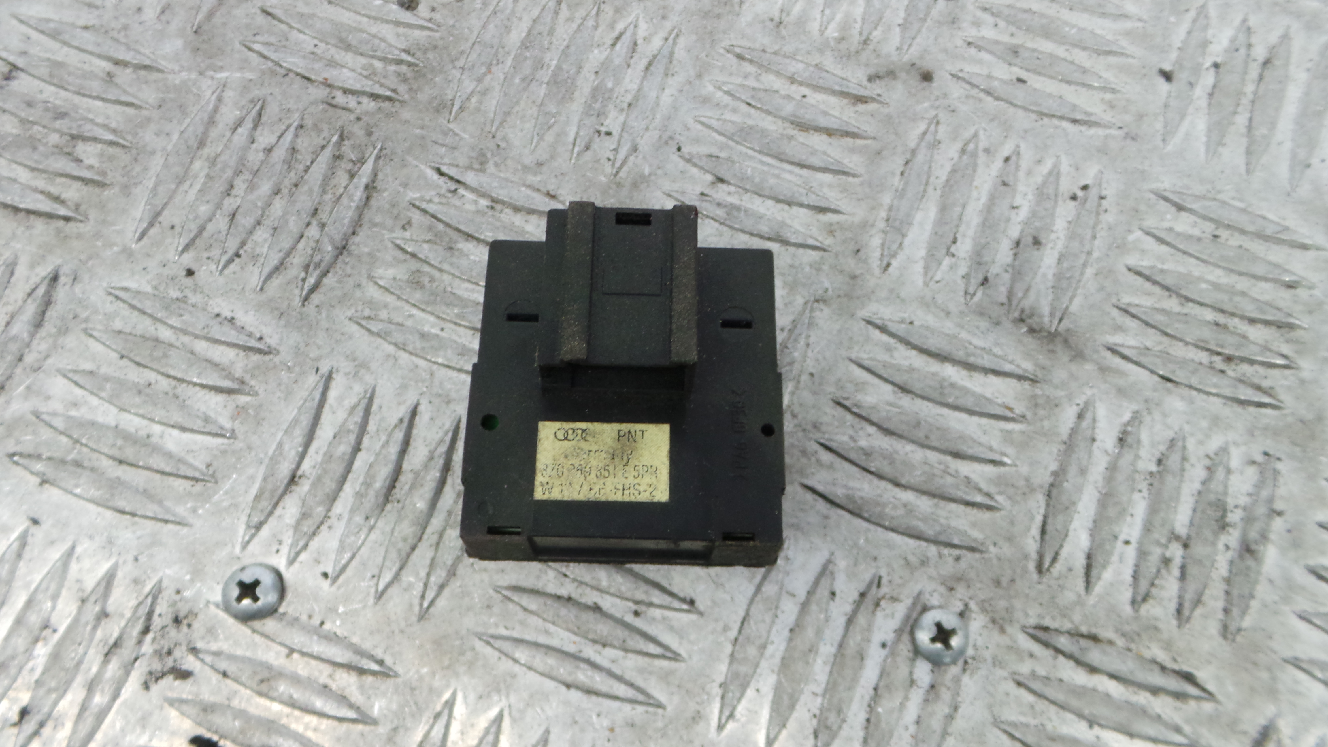 Interruptor / Comando Elevador Vidro Frente Esq 8Z0959851E - AUDI A3 (8P1)-36418483