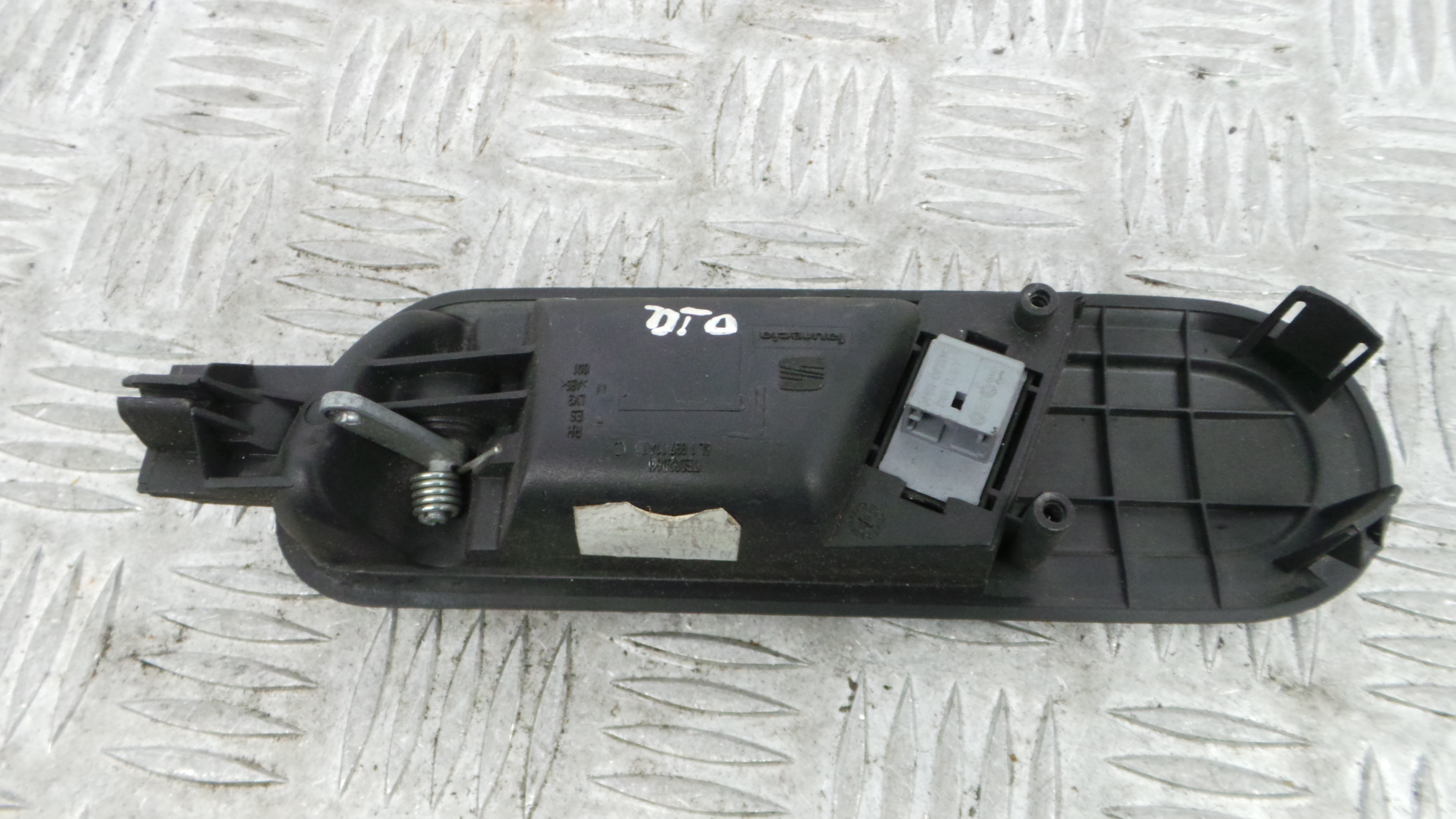 Puxador Interior Frente Direita 6L1837114C - SEAT IBIZA III (6L1), IBIZA Mk III (6L1)-36418507