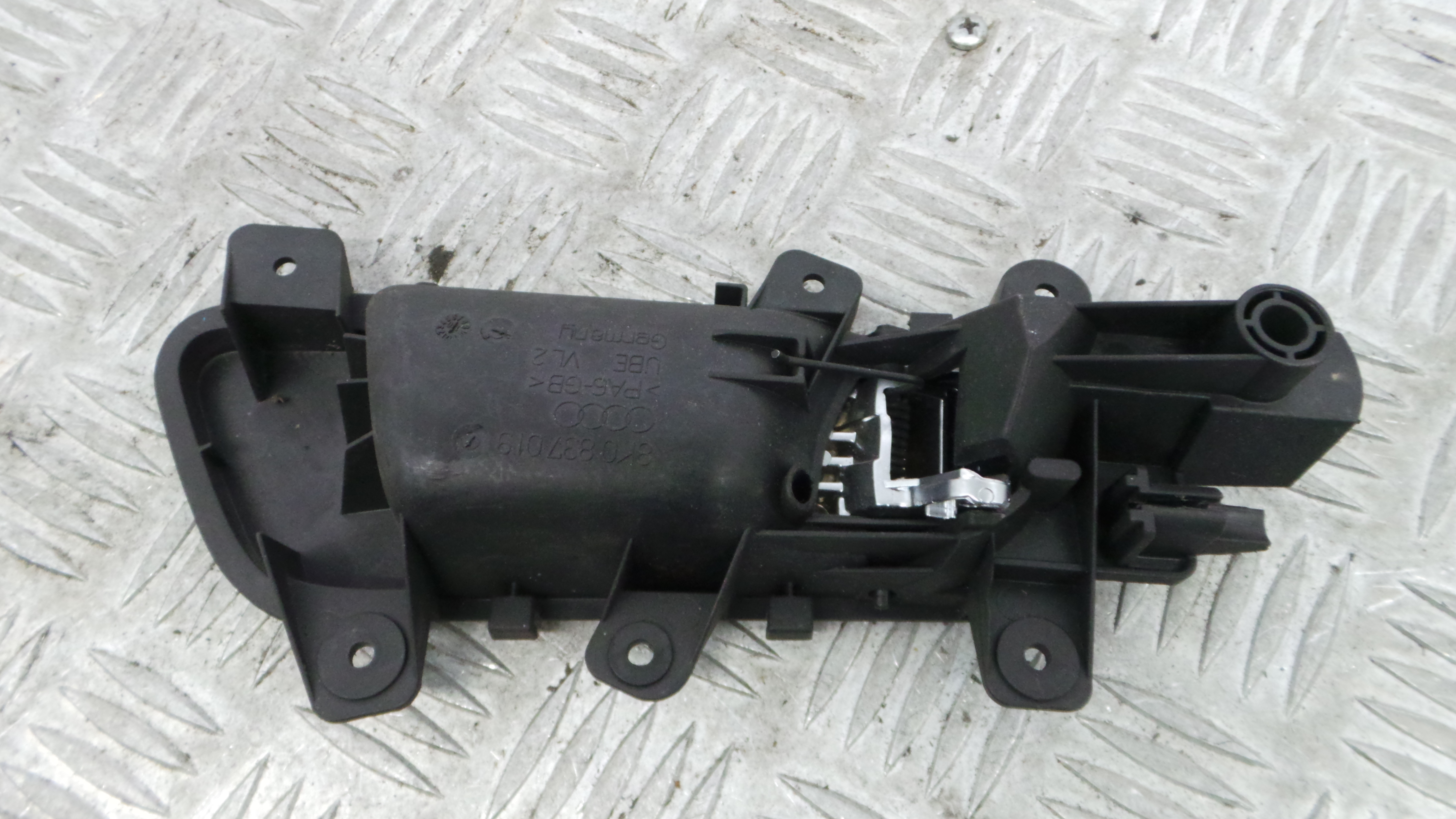 Puxador Interior Frente Esquerdo 8K0837019 - AUDI A4 B8 (8K2)-36418514