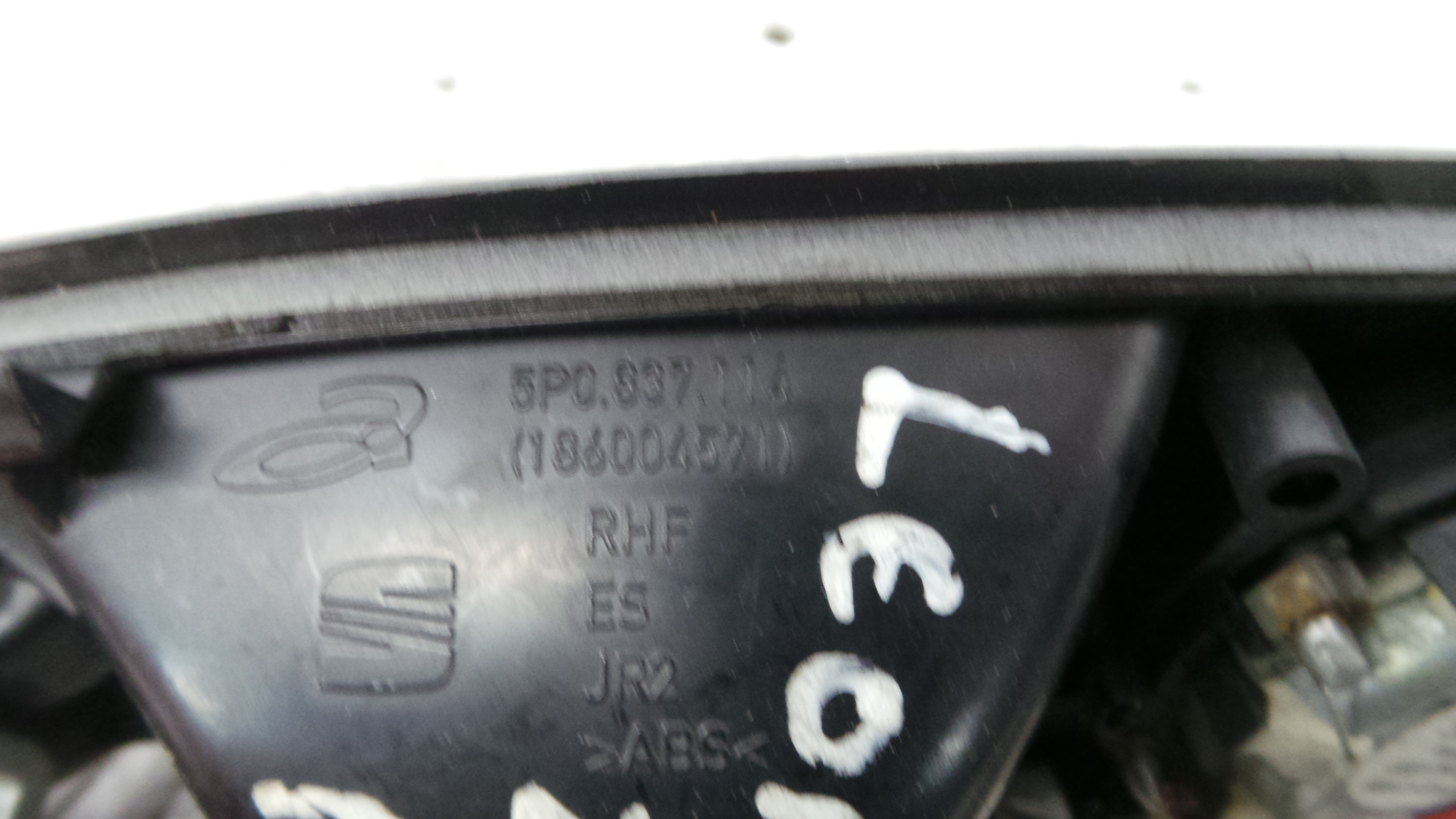 Puxador Interior Frente Direita 5P0837114 - SEAT LEON (1P1)-36418517