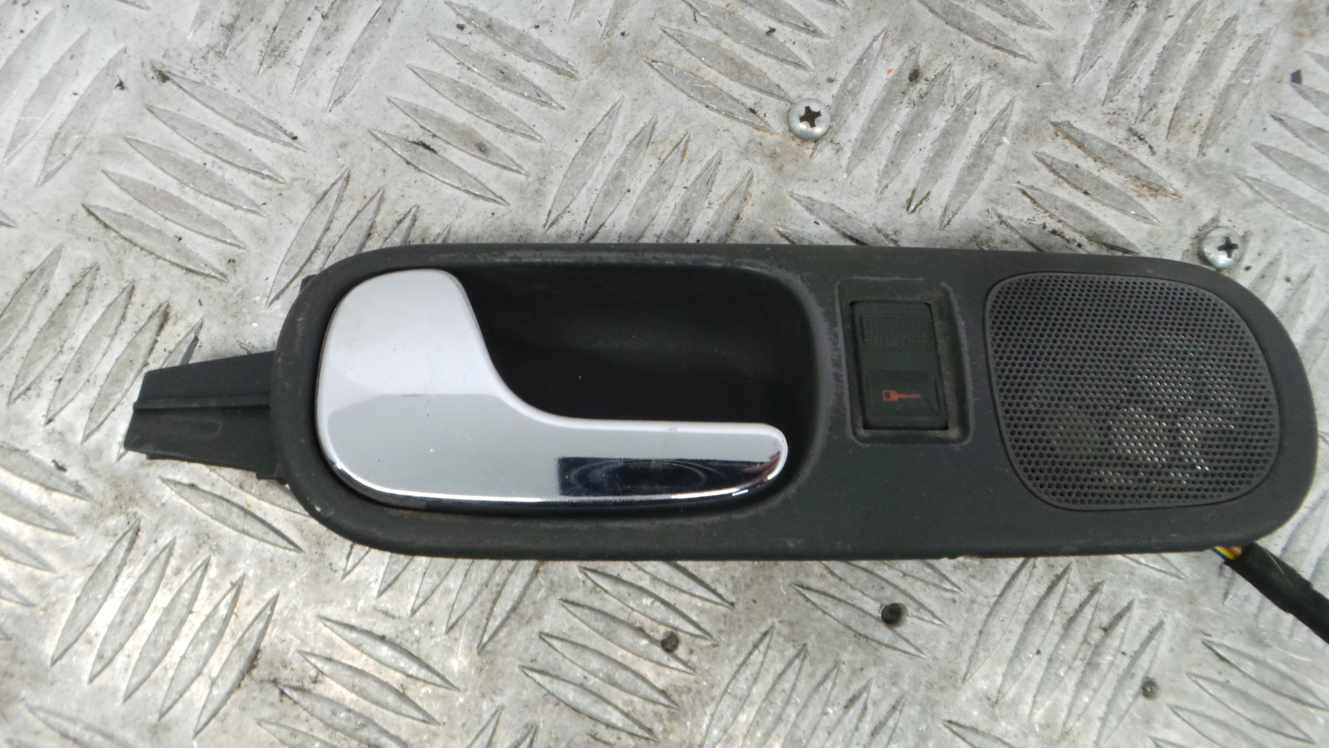 Puxador Interior Frente Esquerdo 8L1837019 - AUDI A3 (8L1)-36418529