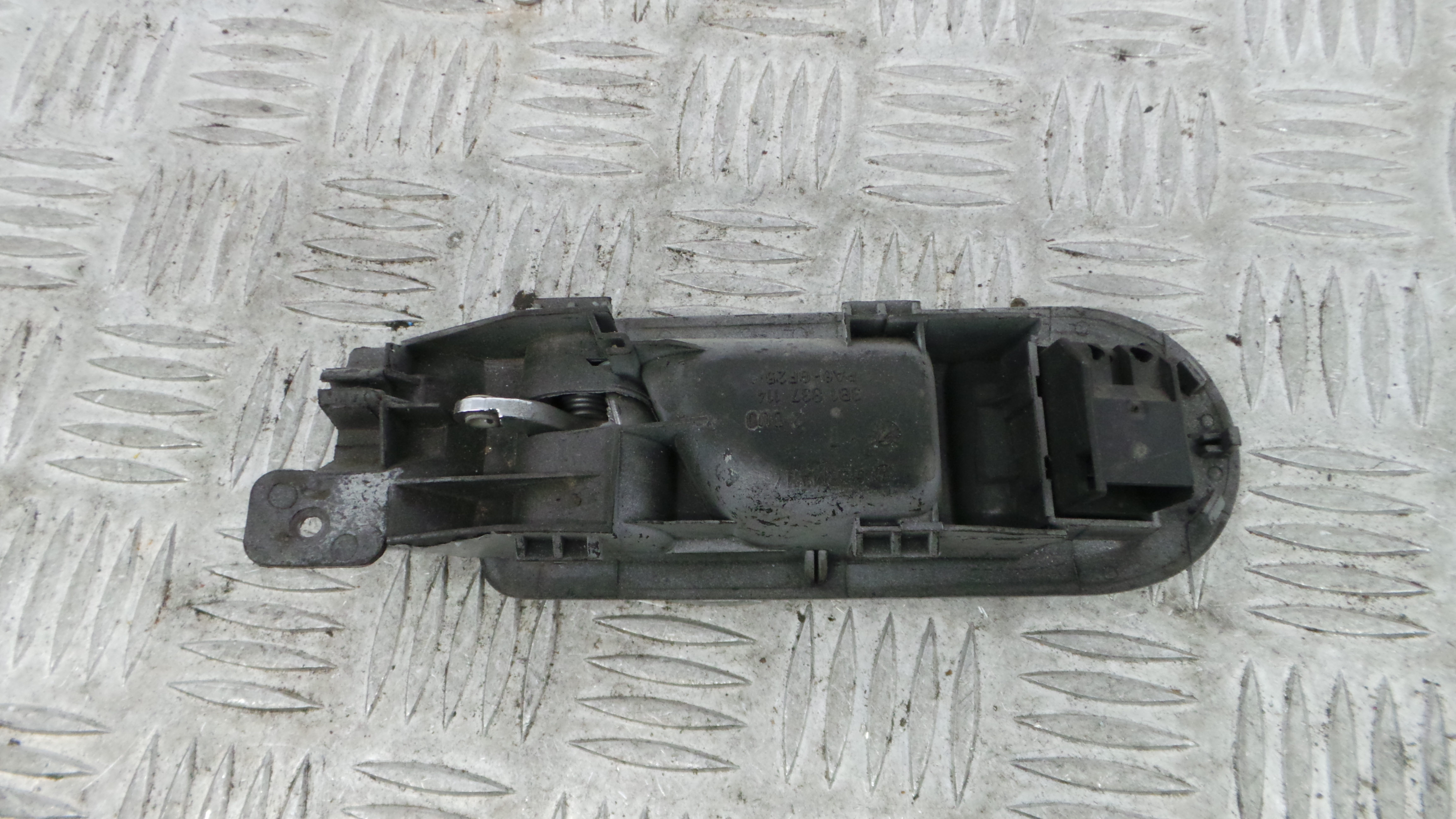 Puxador Interior Frente Direita 3B1837114 - VW GOLF IV (1J1), GOLF Mk IV (1J1)-36418533