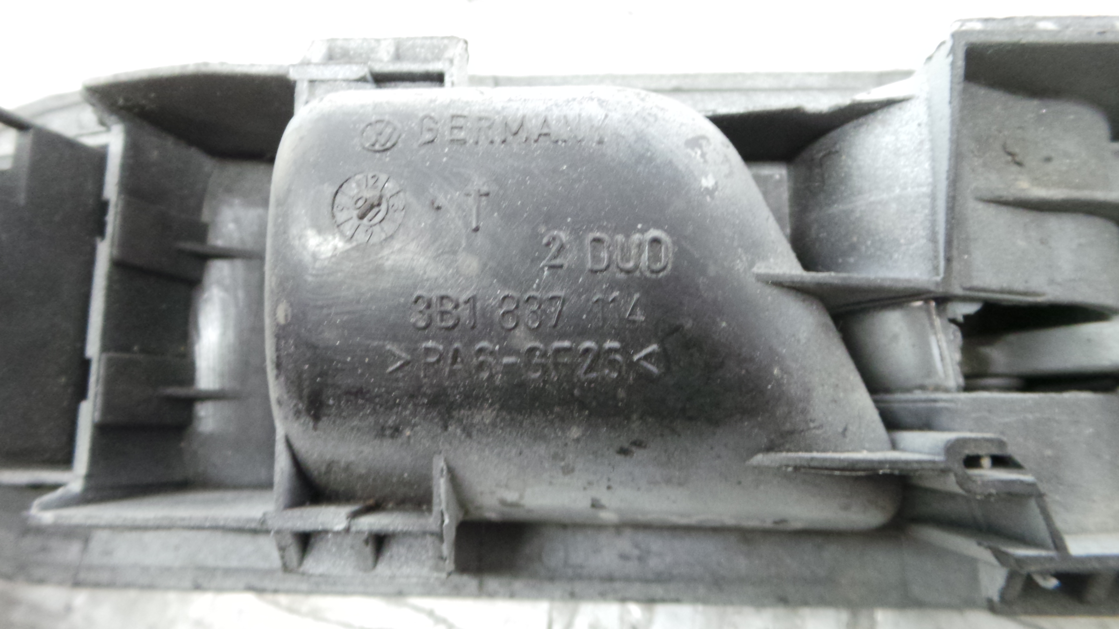 Puxador Interior Frente Direita 3B1837114 - VW GOLF IV (1J1), GOLF Mk IV (1J1)-36418533