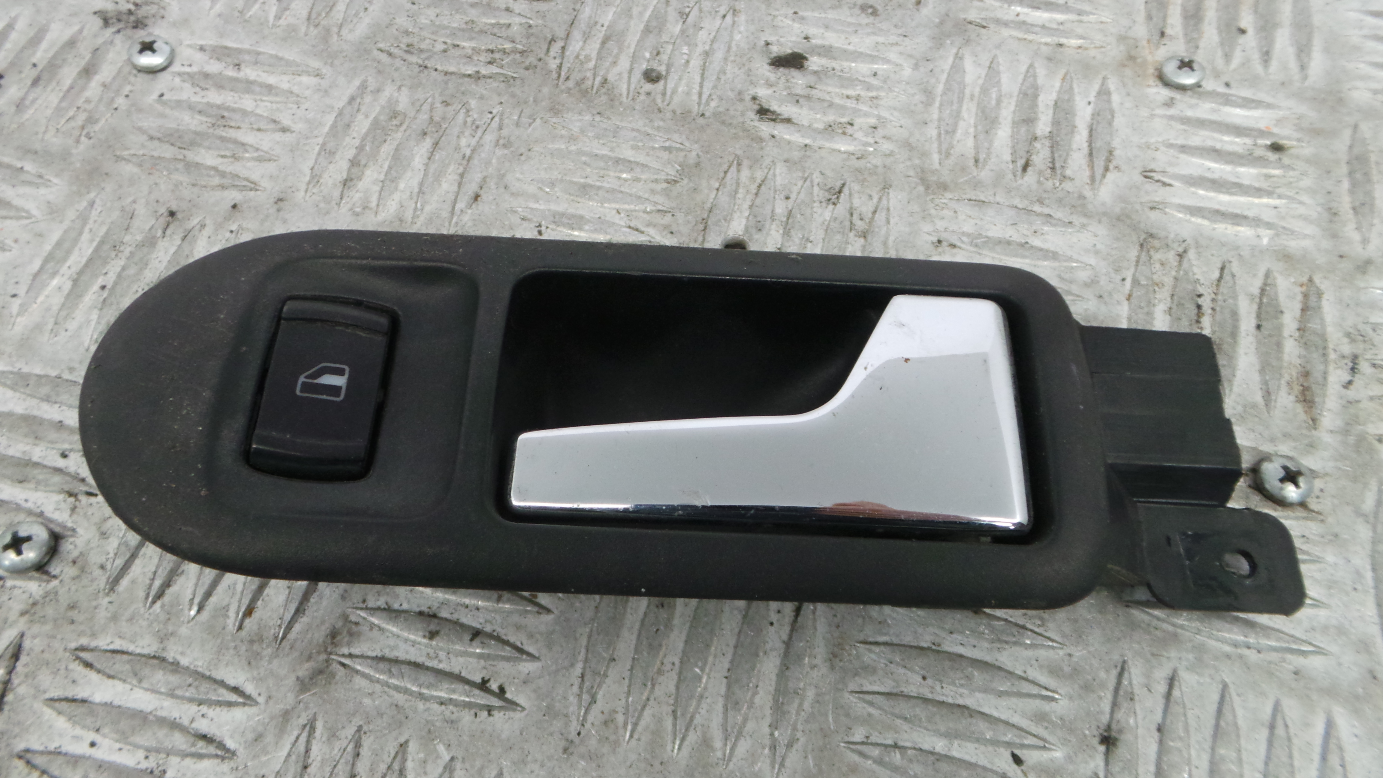 Puxador Interior Frente Direita 3B1837114 - VW GOLF IV (1J1), GOLF Mk IV (1J1)-36418545