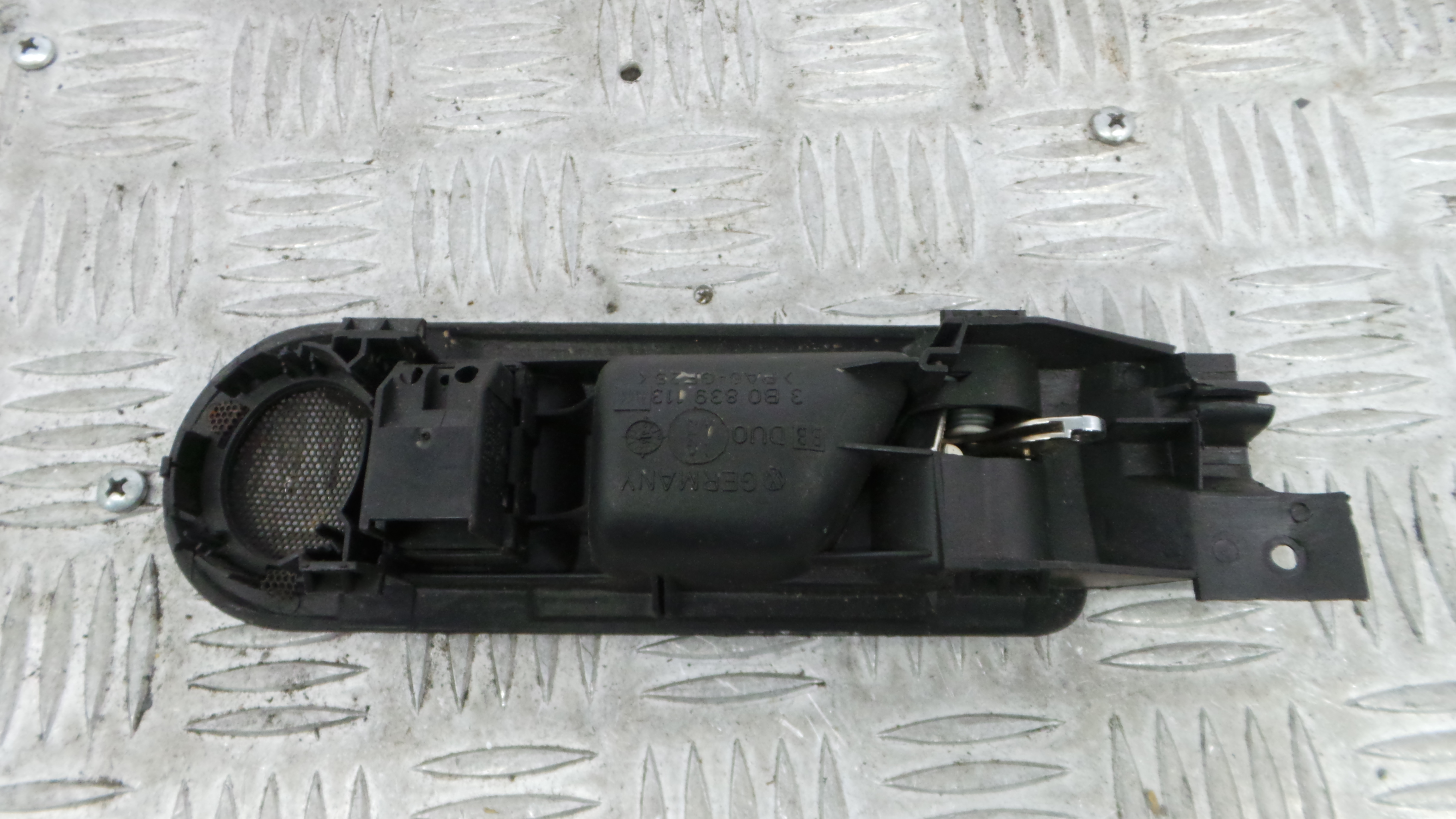 Puxador Interior Traseiro Esquerdo  3B0839113AK - VW GOLF IV (1J1), GOLF Mk IV (1J1)-36418572