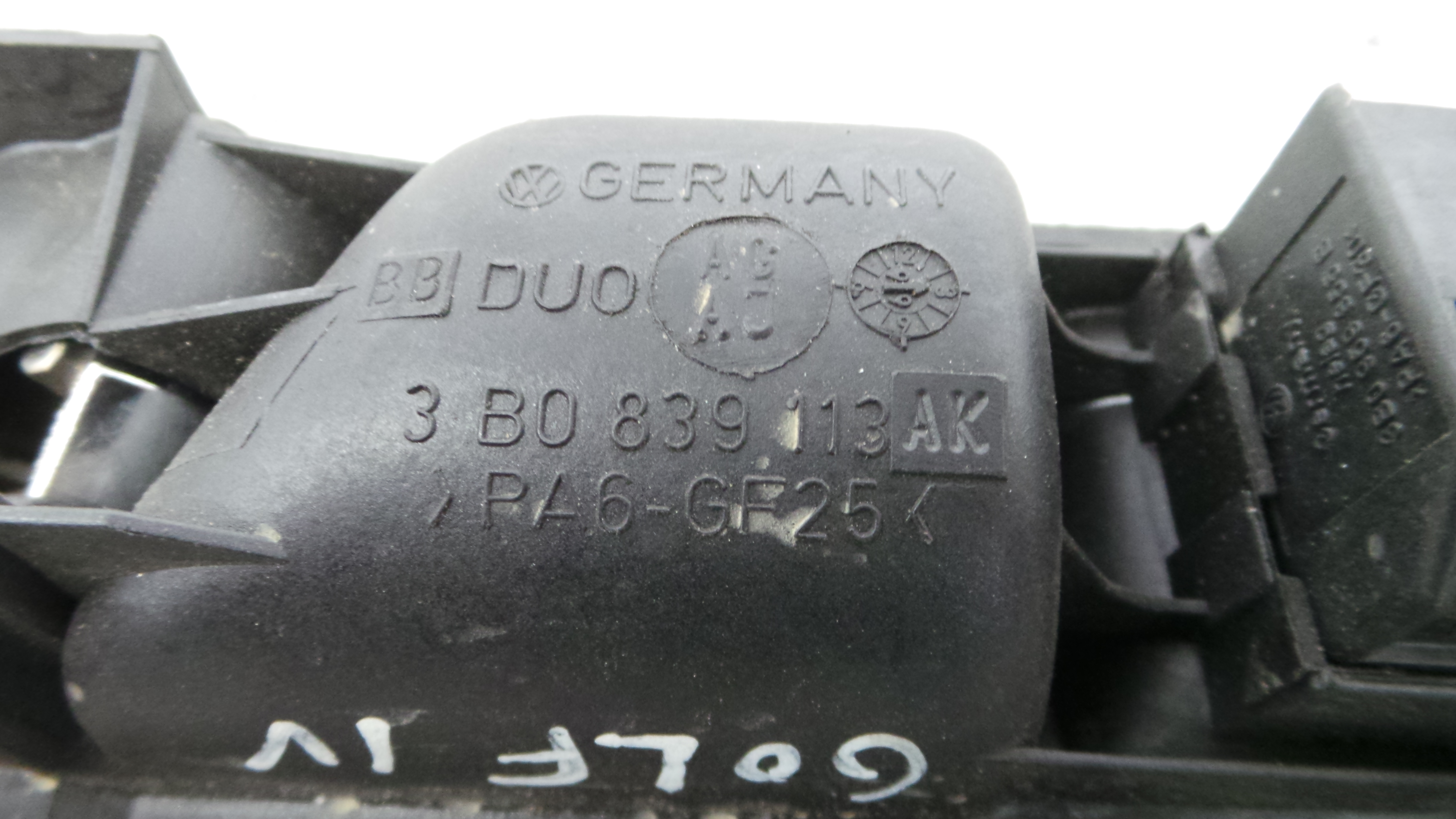 Puxador Interior Traseiro Esquerdo  3B0839113AK - VW GOLF IV (1J1), GOLF Mk IV (1J1)-36418572