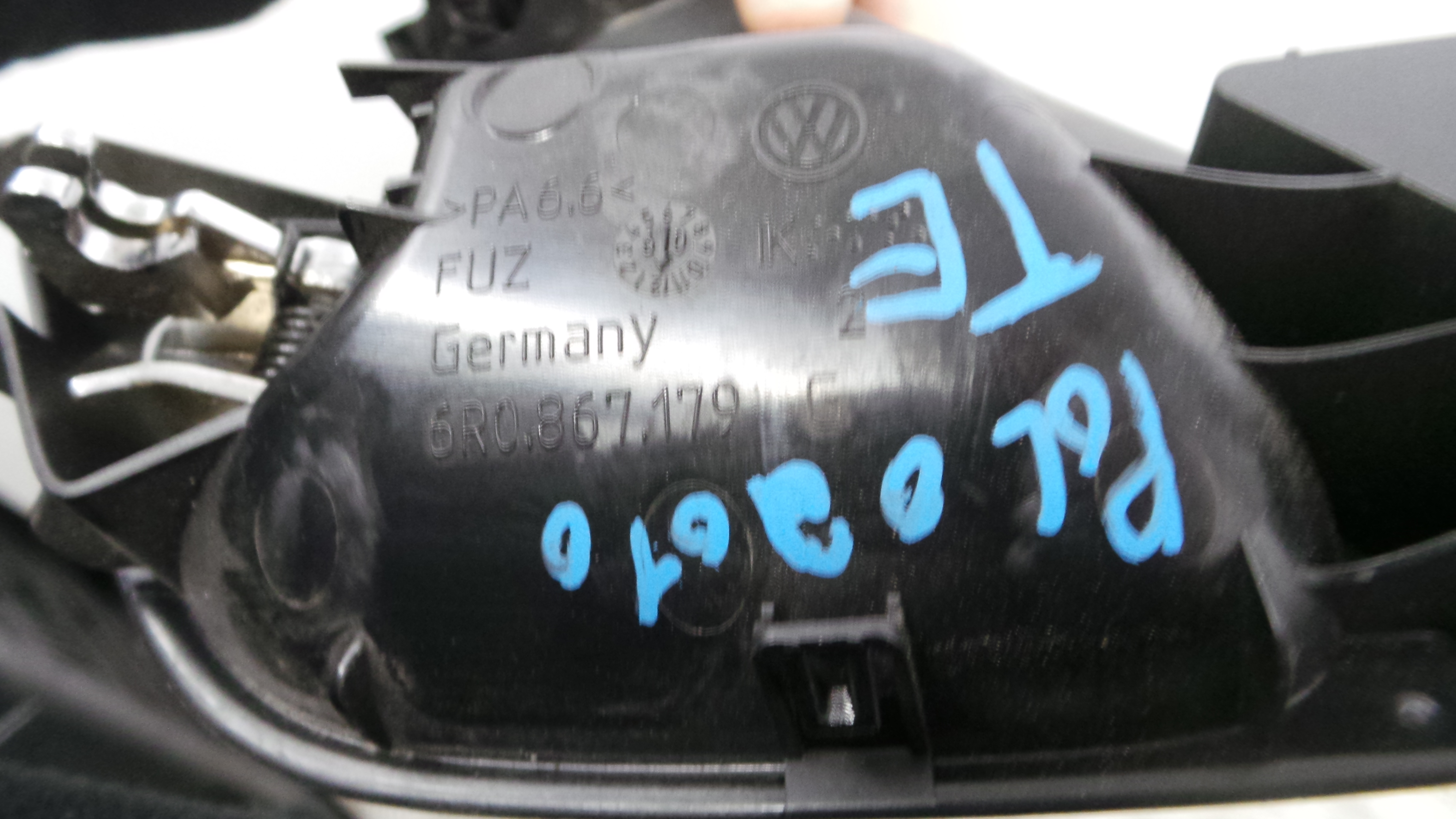 Puxador Interior Traseiro Esquerdo  6R0867179G - VW POLO V (6R1, 6C1)-36418576