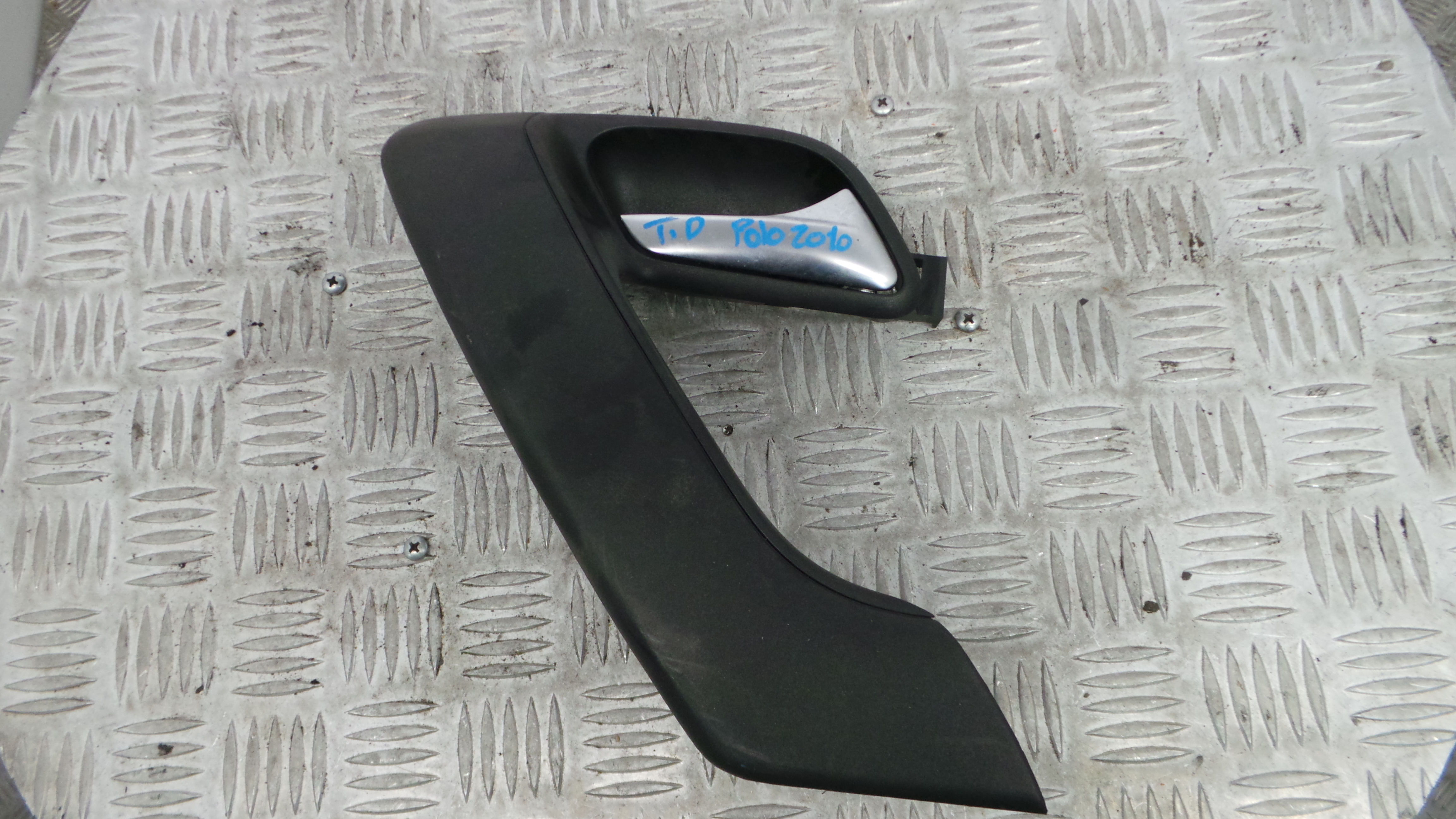 Puxador Interior Traseiro Direita 6R0867180G - VW POLO V (6R1, 6C1)-36418579 Puxador Interior Traseiro Direita 6R0867180G - VW POLO V (6R1, 6C1)-36418579