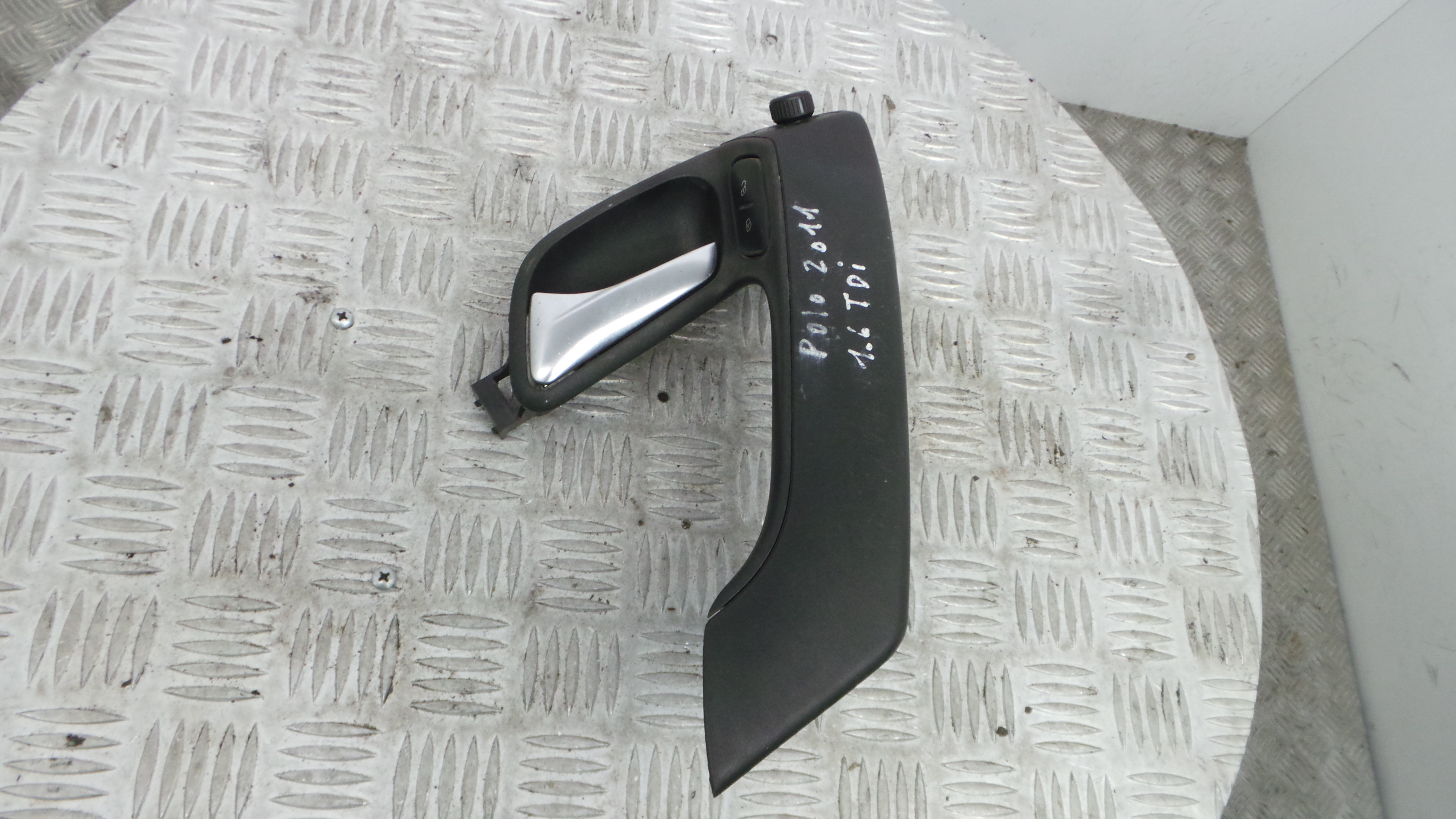 Puxador Interior Frente Esquerdo 6R0867179H - VW POLO V (6R1, 6C1)-36418666