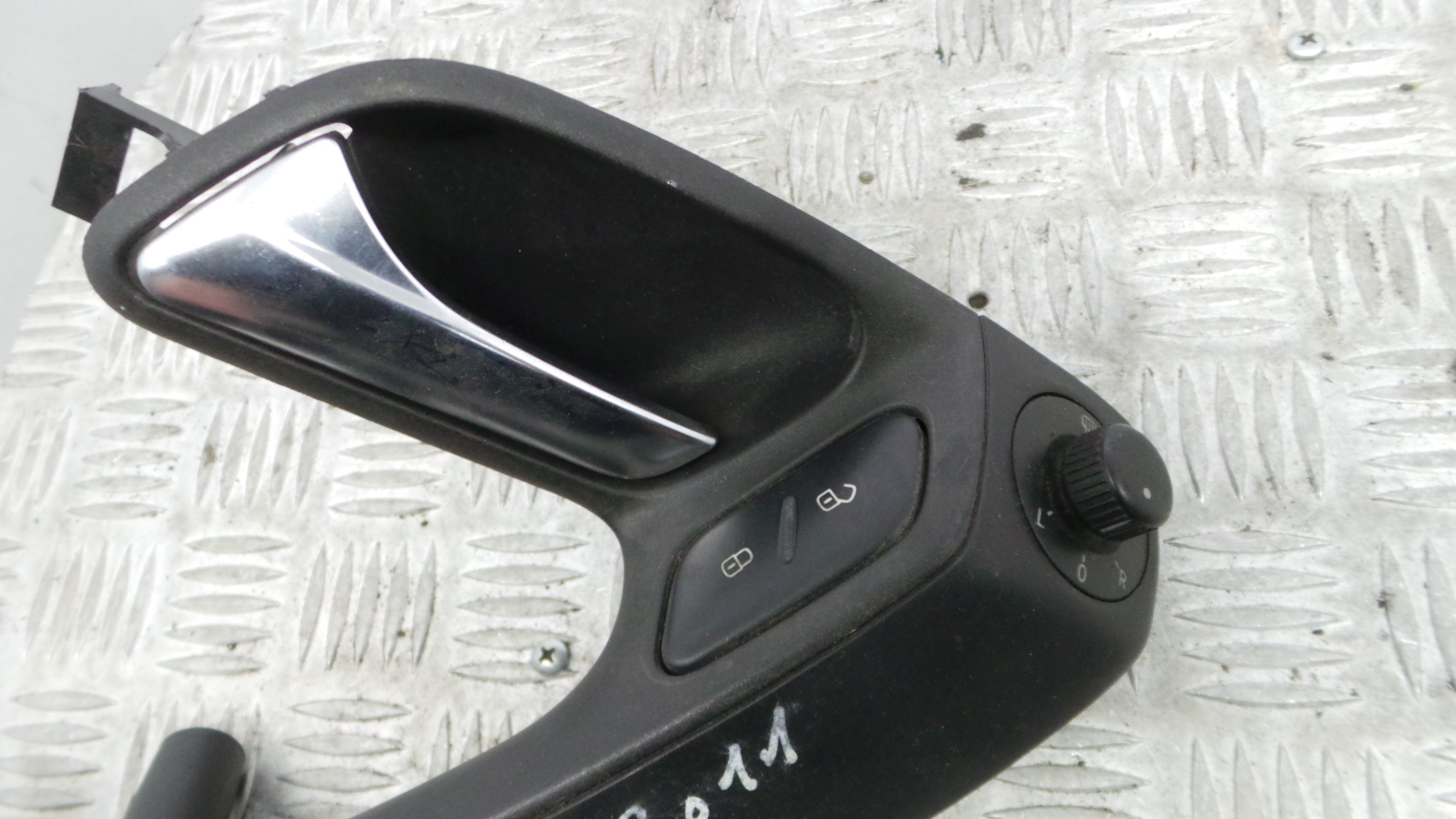 Puxador Interior Frente Esquerdo 6R0867179H - VW POLO V (6R1, 6C1)-36418666