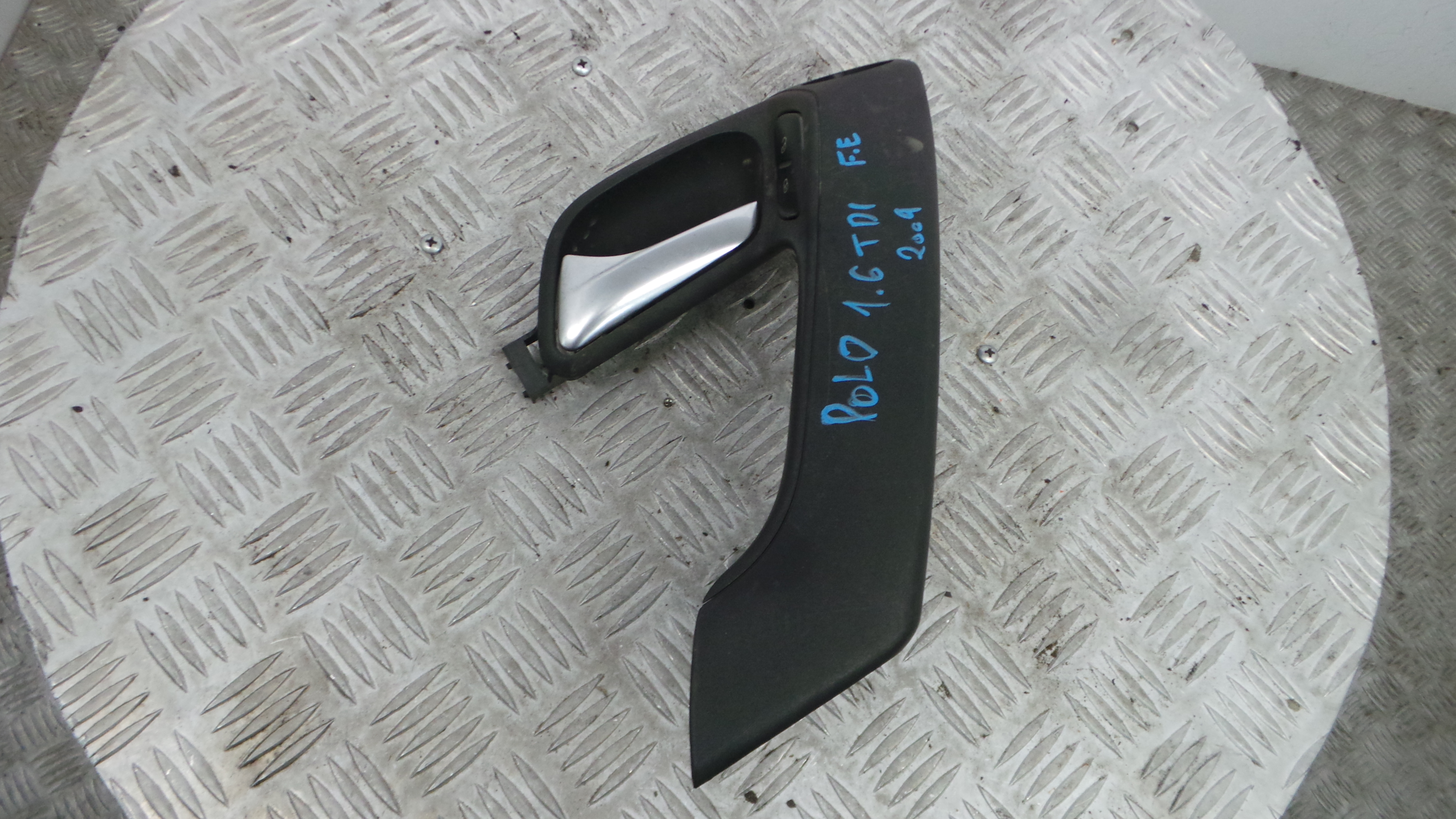 Puxador Interior Frente Esquerdo 6R0867179H - VW POLO V (6R1, 6C1)-36418686