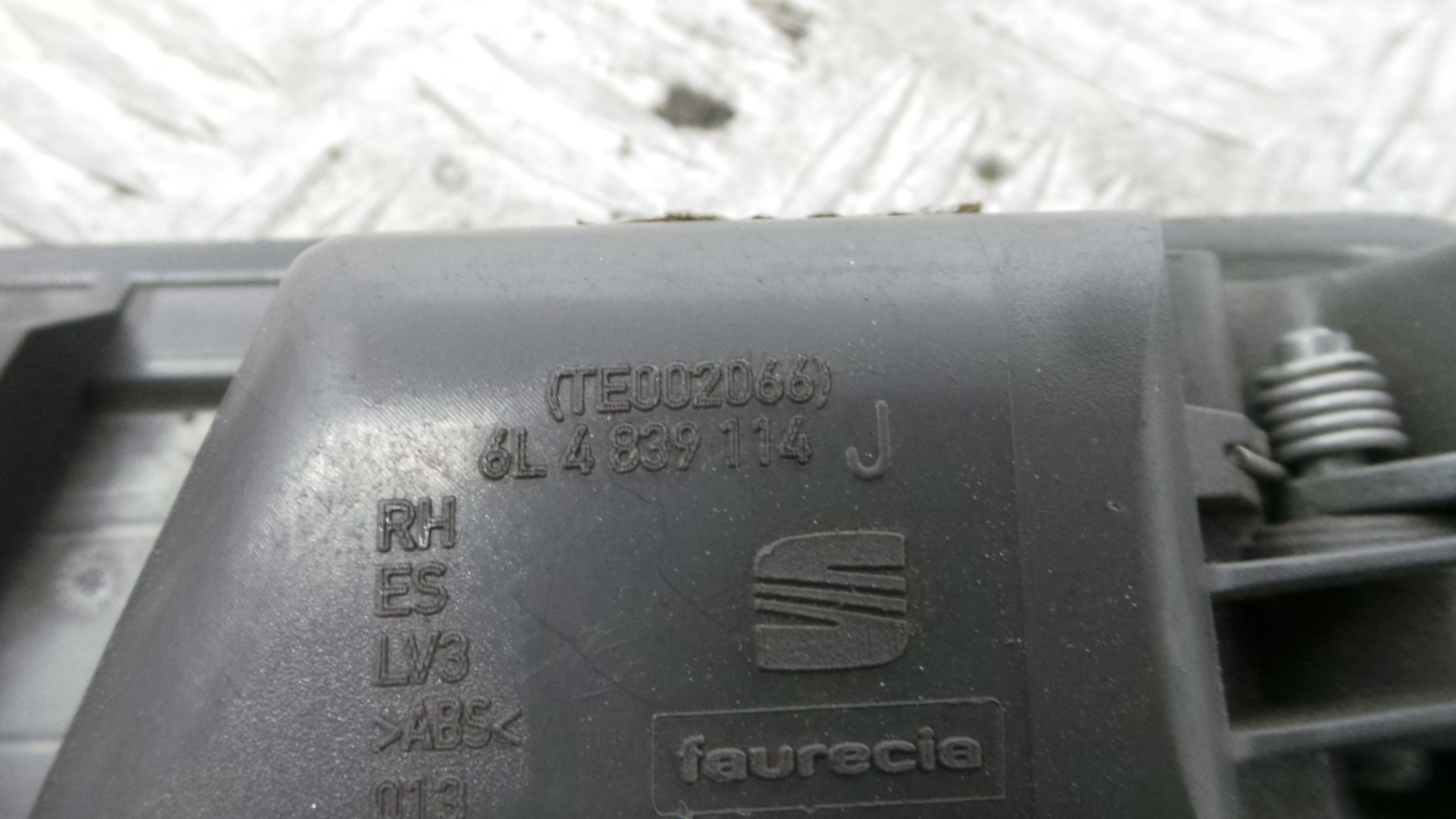 Puxador Interior Traseiro Direita 6L4839114J - SEAT IBIZA III (6L1), IBIZA Mk III (6L1)-36418701