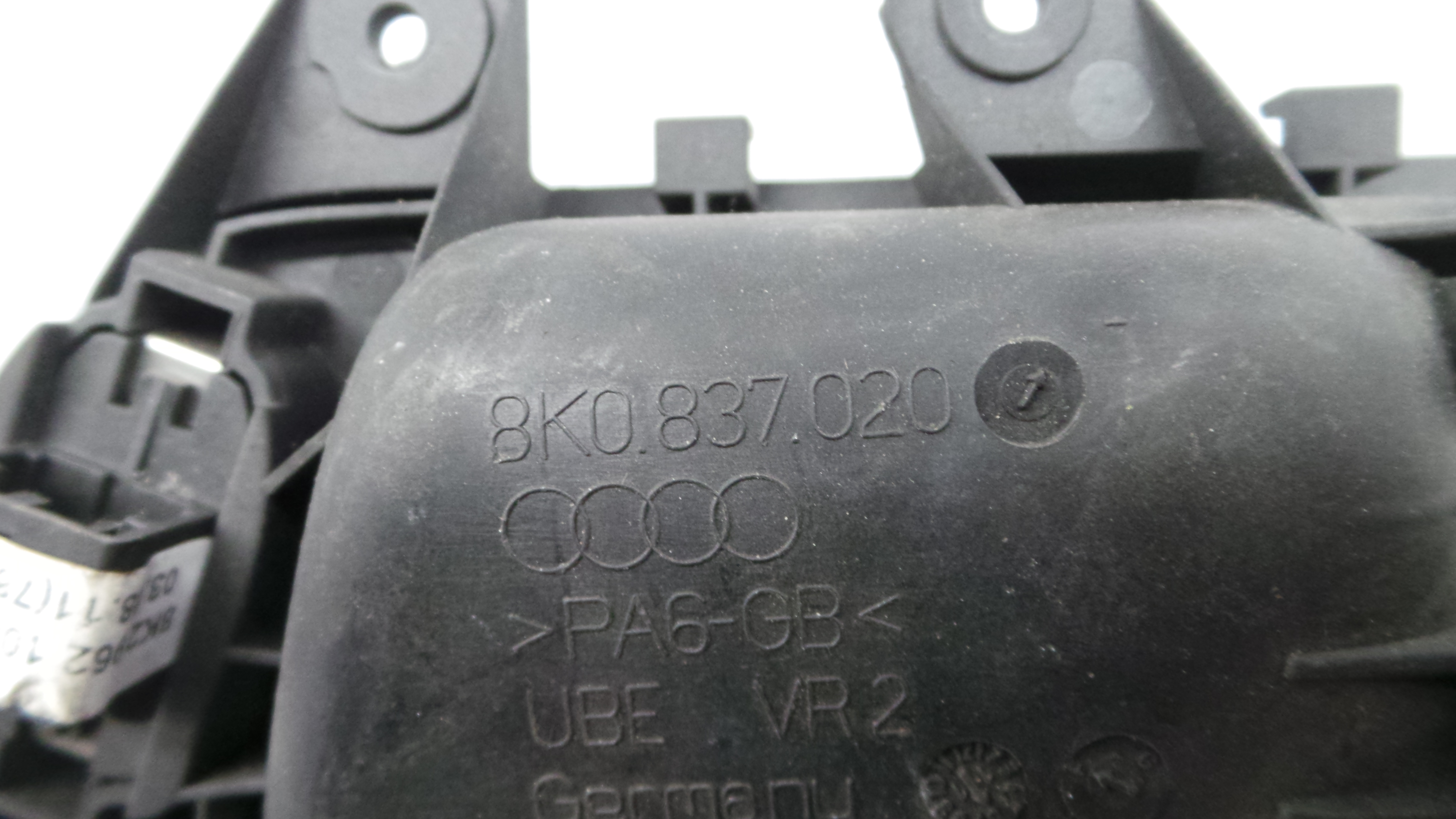 Puxador Interior Frente Direita 8K0837020 - AUDI A4 B8 (8K2)-36418713