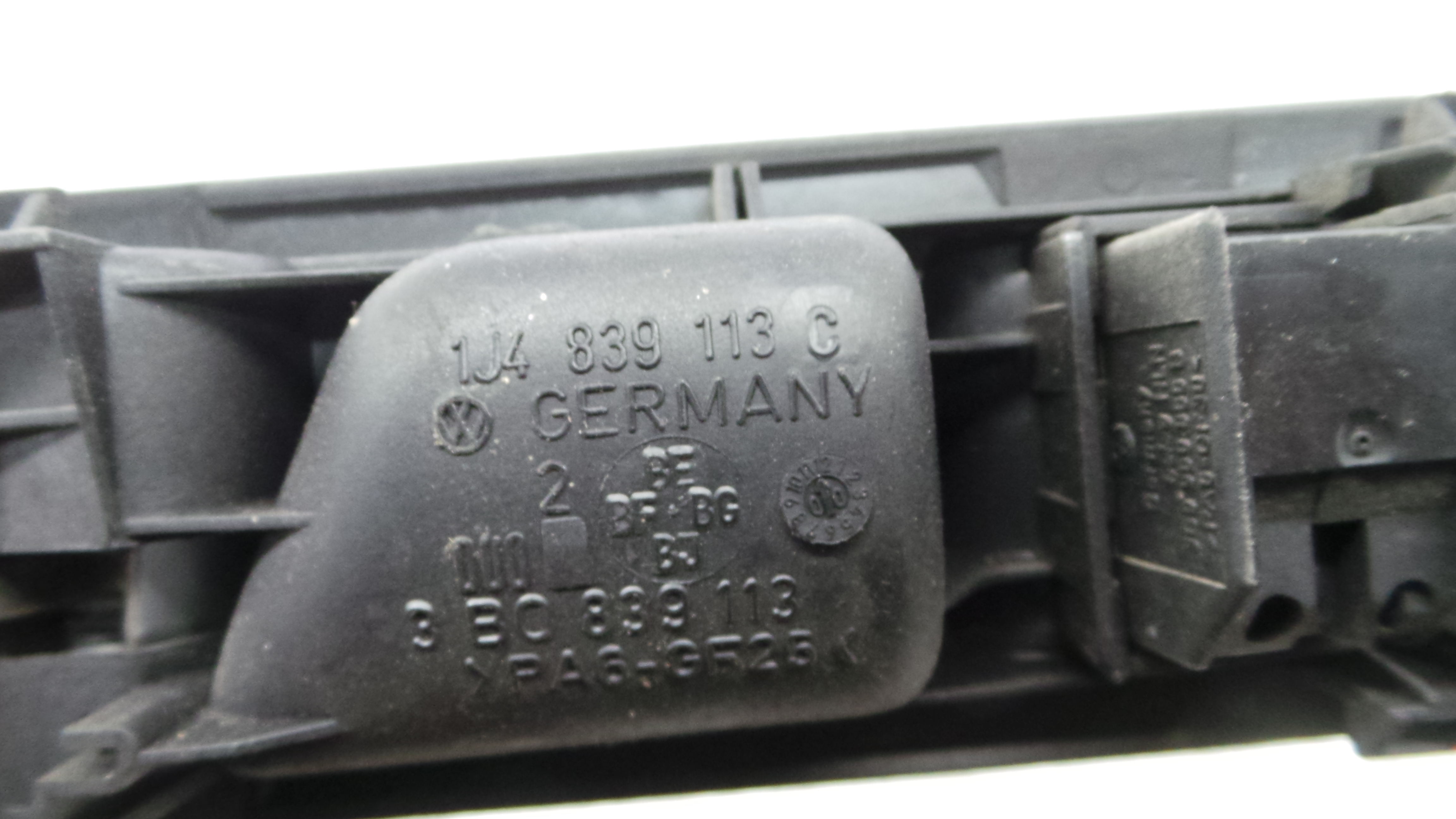 Puxador Interior Traseiro Esquerdo  1J4839113C - VW GOLF IV (1J1), GOLF Mk IV (1J1)-36418720