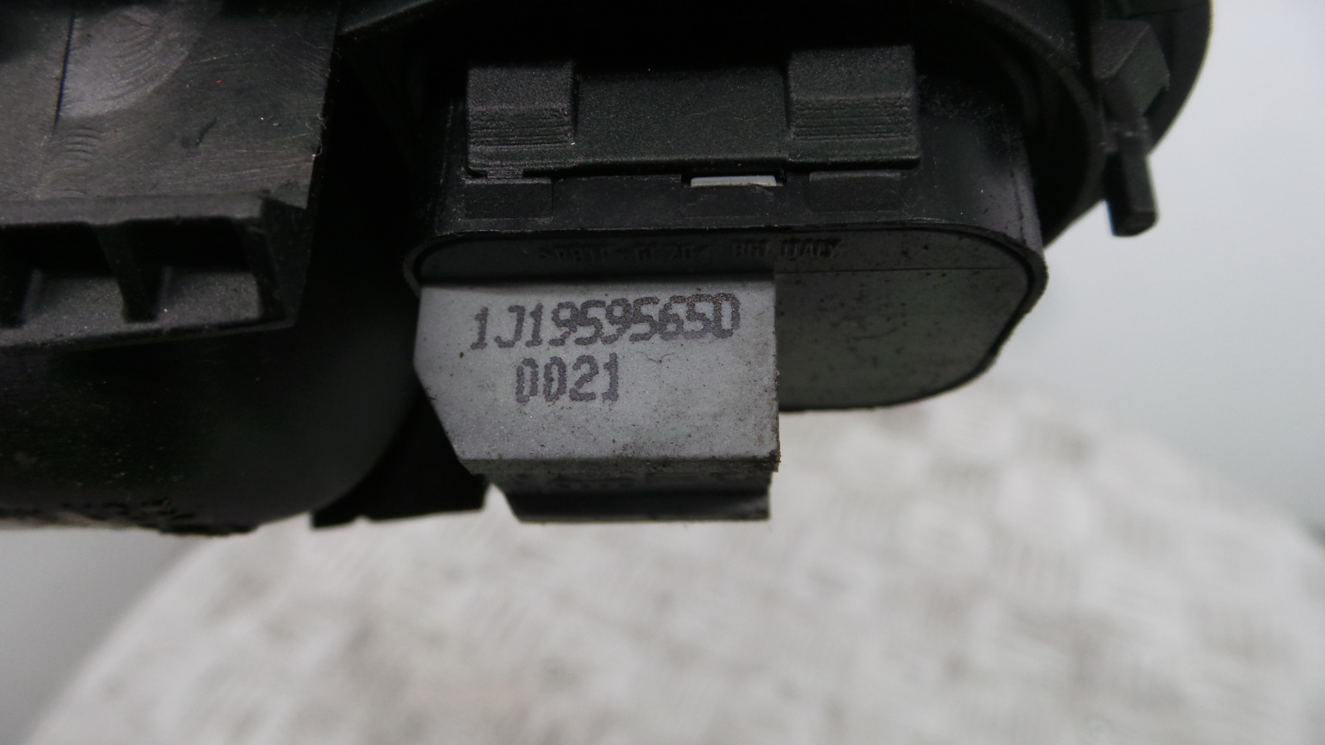 Puxador Interior Frente Esquerdo 3B1837113 - VW GOLF IV (1J1), GOLF Mk IV (1J1)-36418725