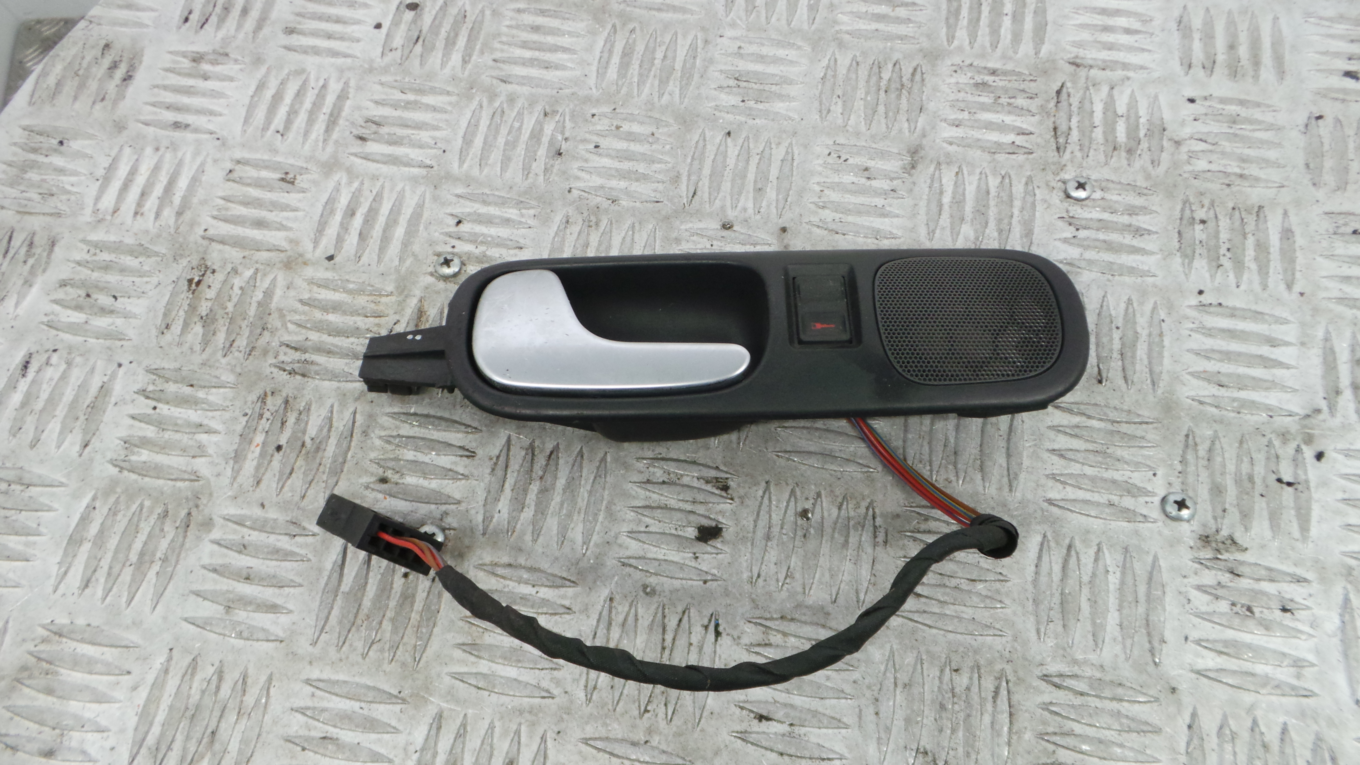 Puxador Interior Frente Esquerdo 8L1837019 - AUDI A3 (8L1)-36419052